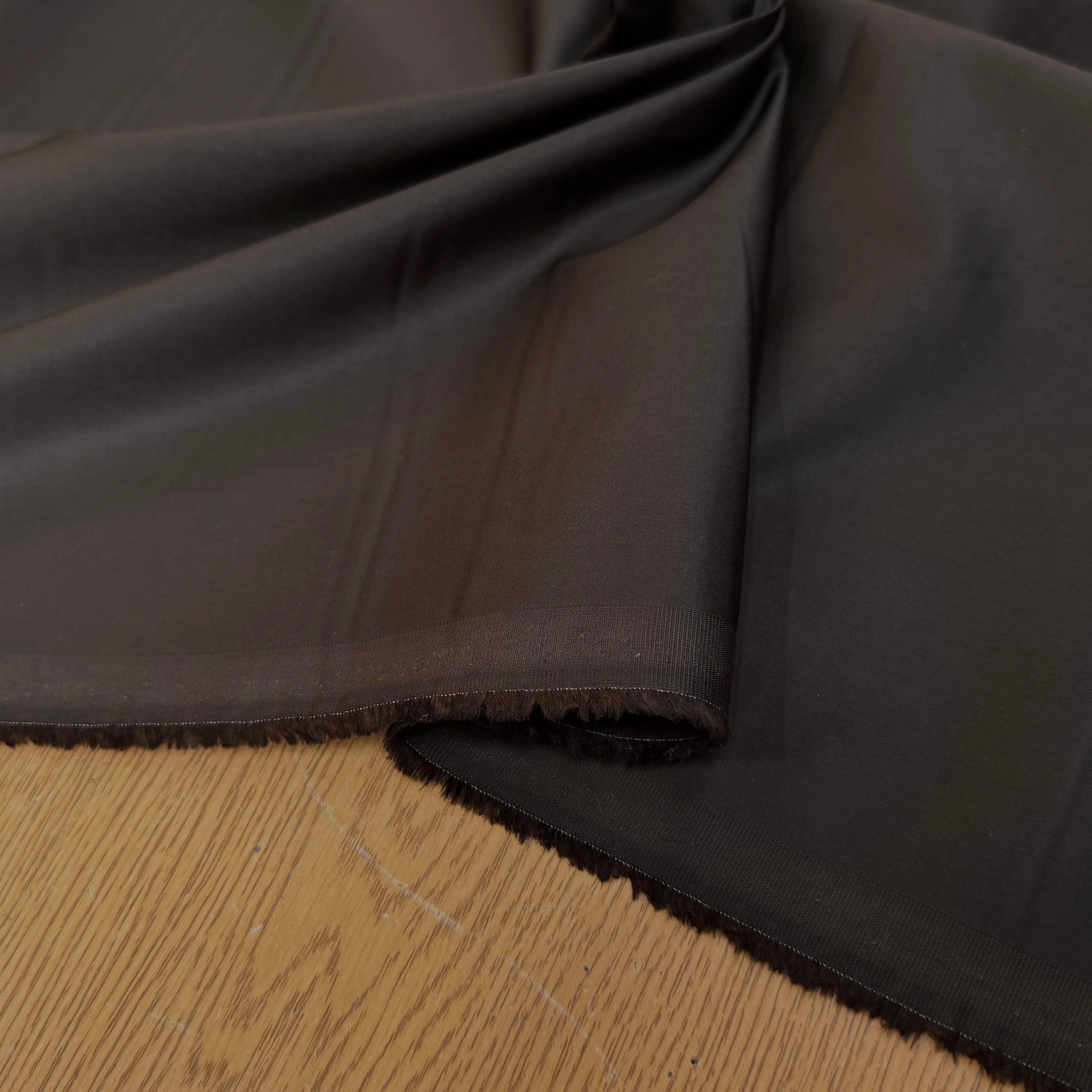 GABARDINE DE COTON FINE CHOCO MARRON LISSE ÉFFET CRAQUANT - My Little Coupon