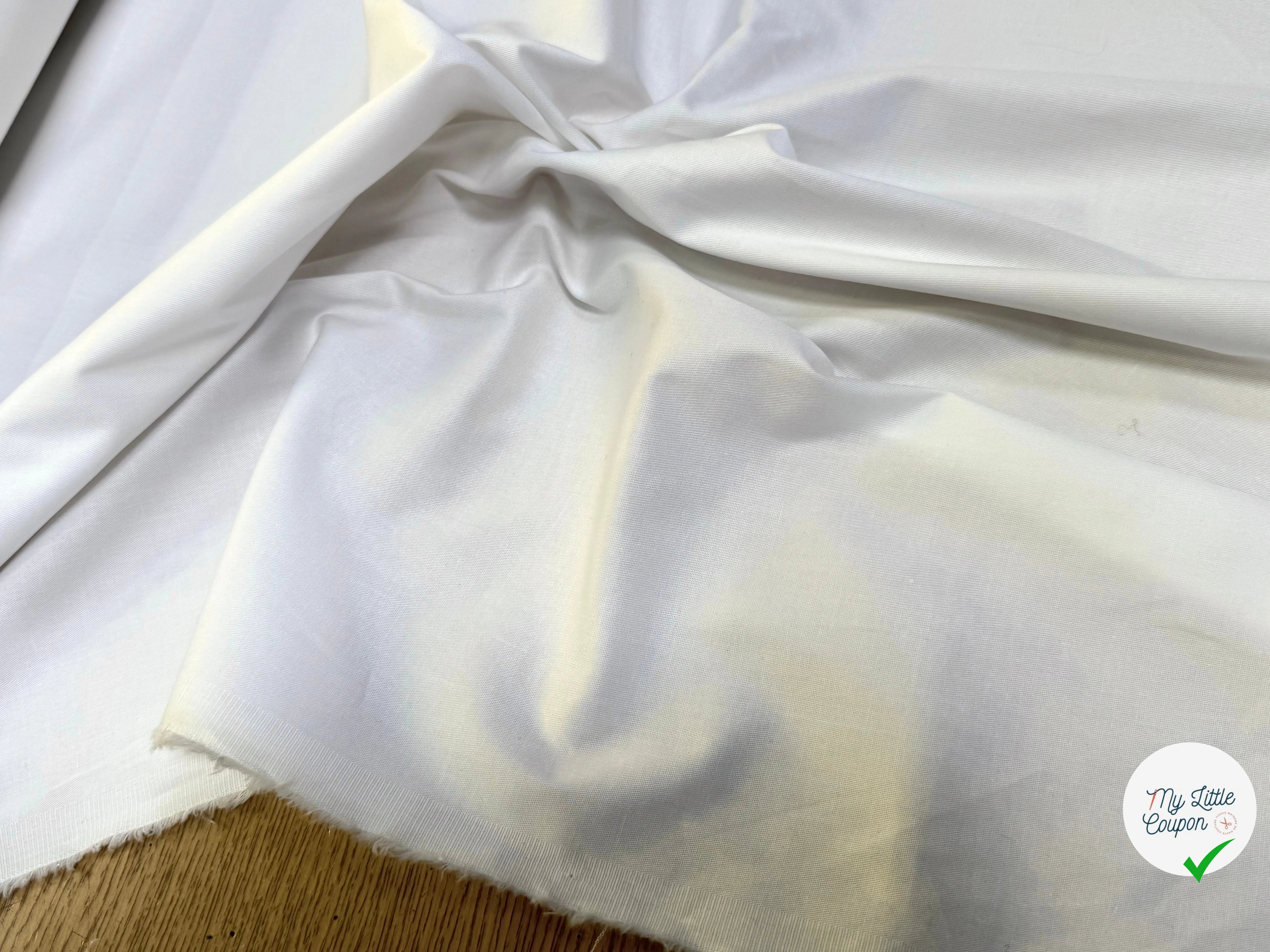 GABARDINE DE COTON FINE STRETCH FINEMENT SERGÉE BLANC 240 - My Little Coupon