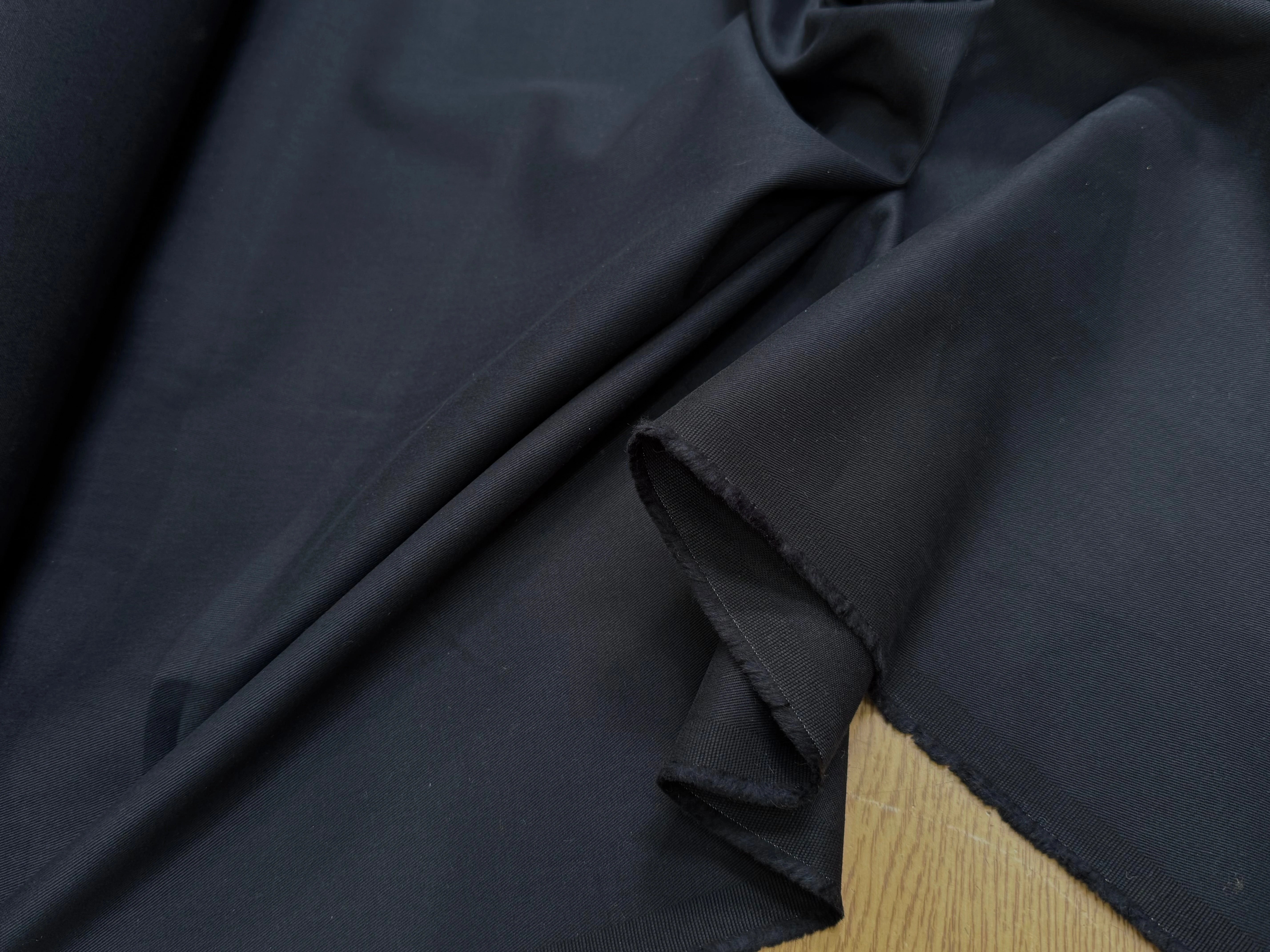 GABARDINE DE COTON FINEMENT SERGÉE GRATTÉ NAVY - My Little Coupon