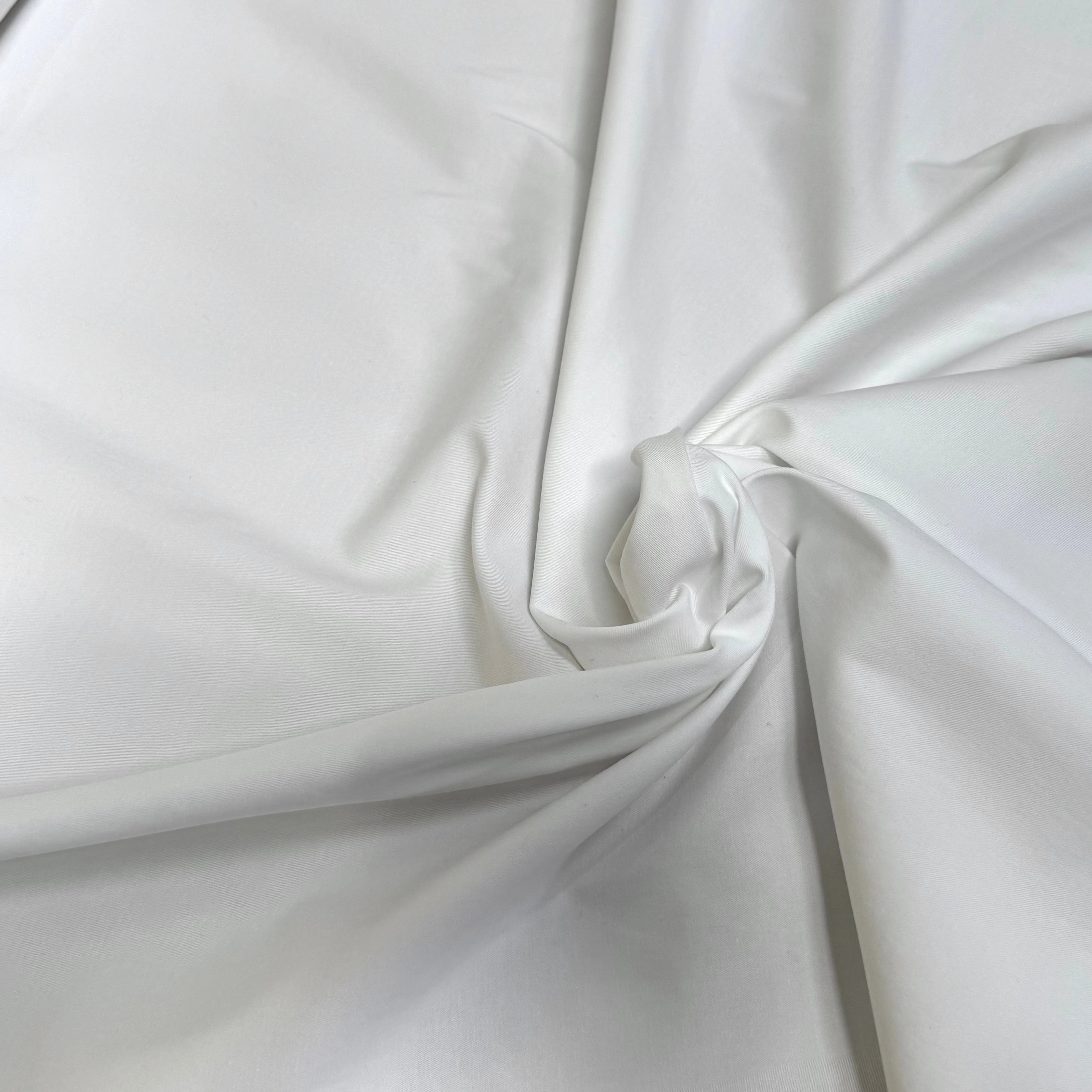 GABARDINE DE COTON FINEMENT SERGÉE STRETCH BLANC FINESSE - My Little Coupon