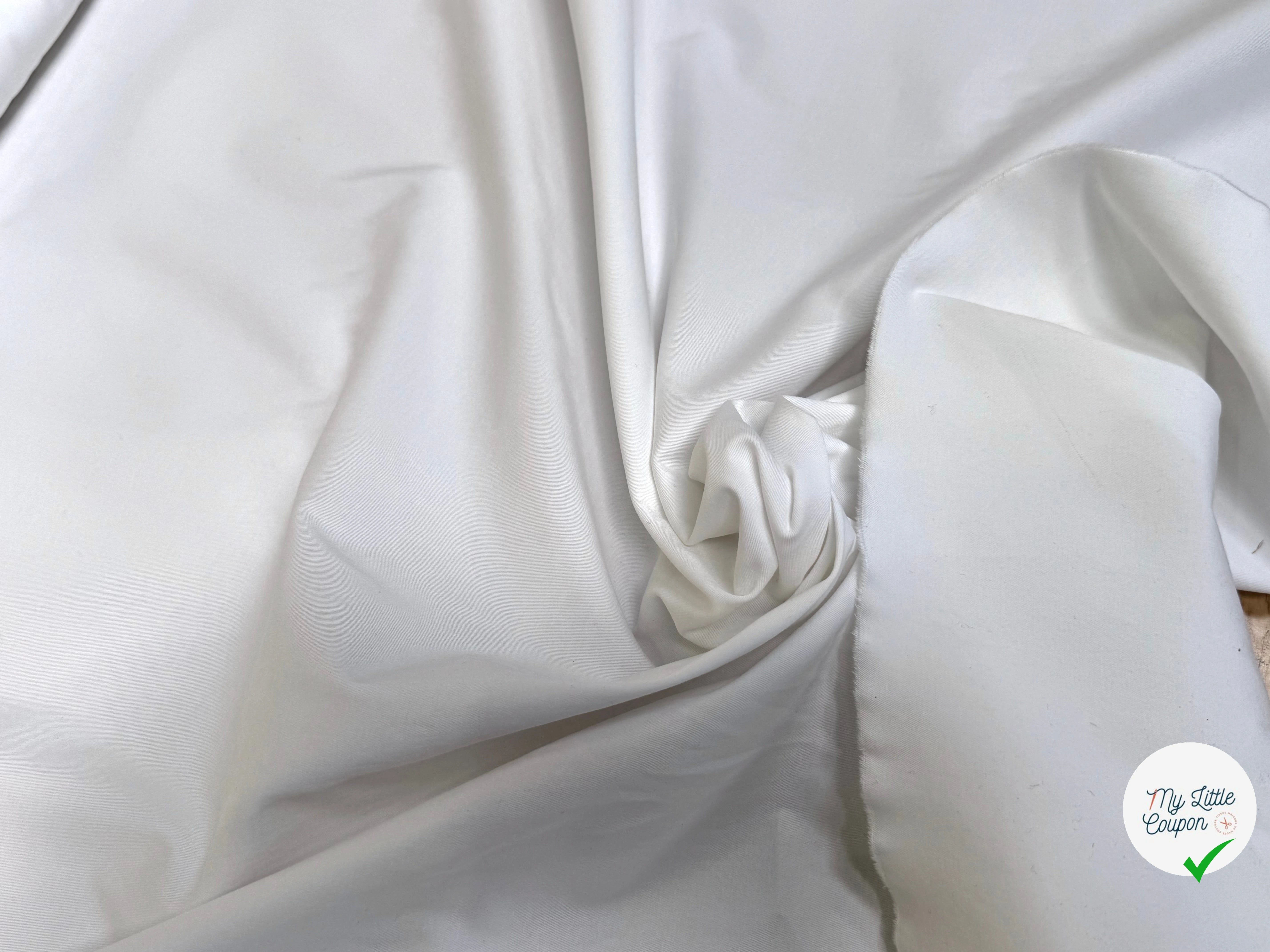 GABARDINE DE COTON FINEMENT SERGÉE STRETCH BLANC FINESSE - My Little Coupon
