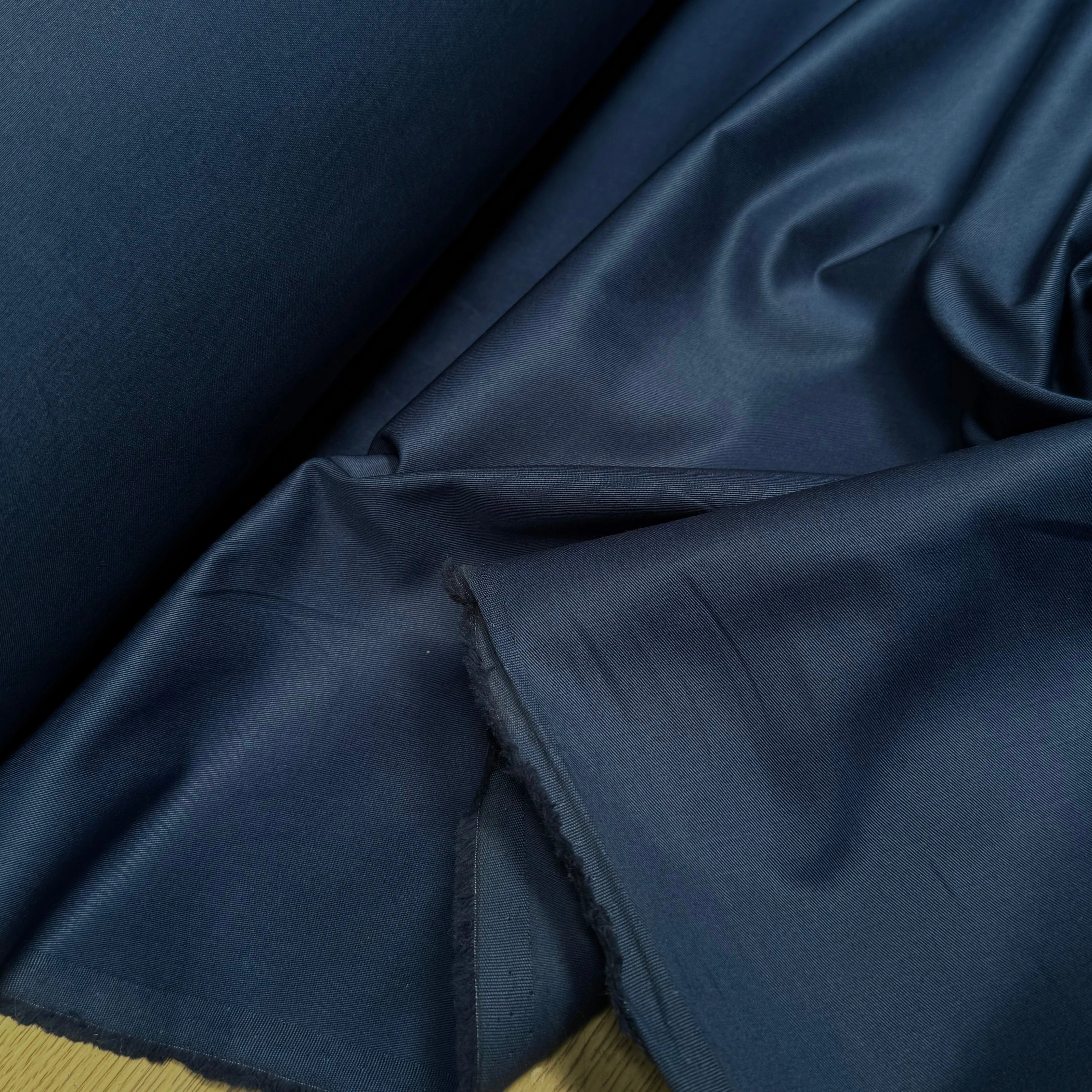GABARDINE DE COTON INDIGO LÉGÈREMENT STRIÉE QUALITÉ COUTURE - My Little Coupon