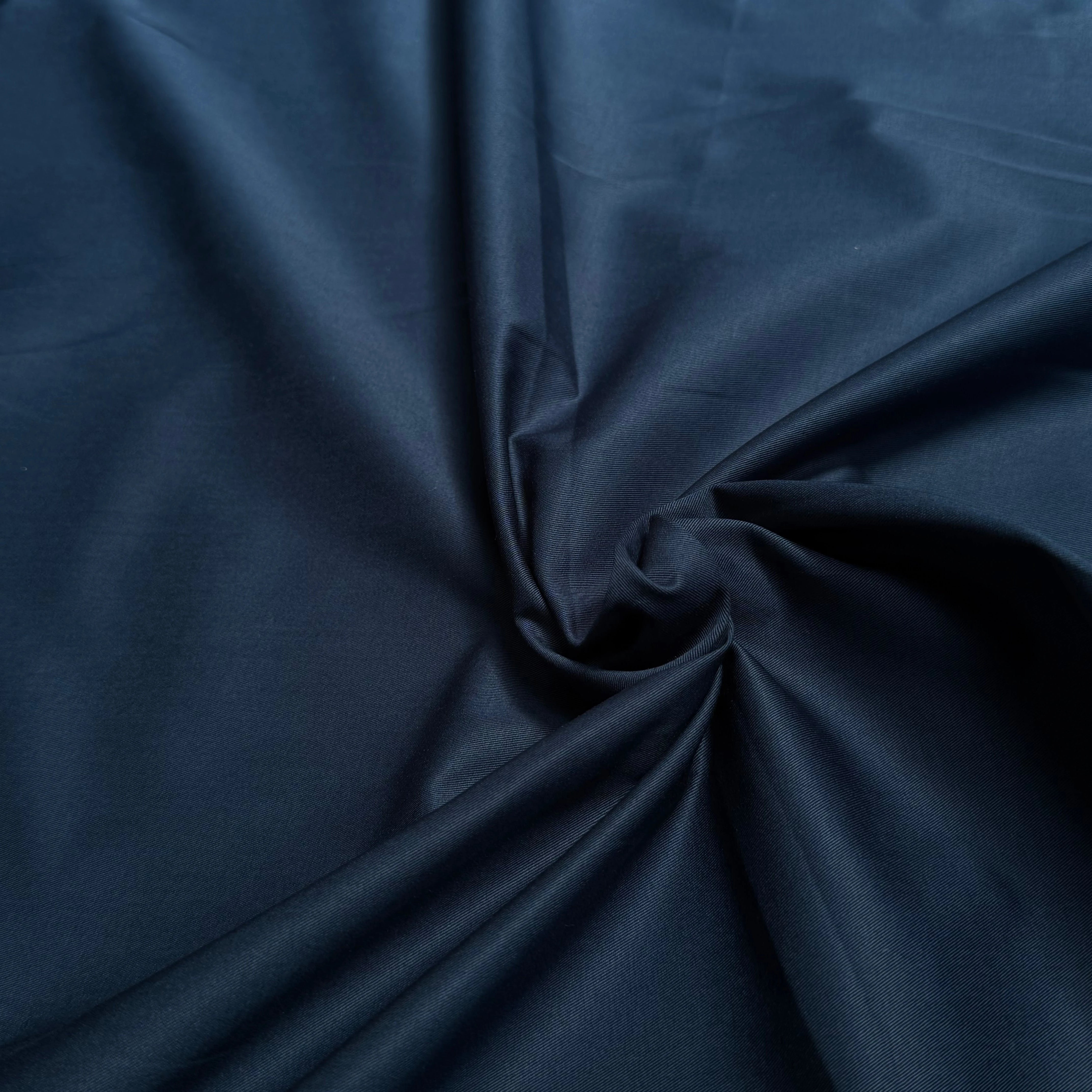 GABARDINE DE COTON INDIGO LÉGÈREMENT STRIÉE QUALITÉ COUTURE - My Little Coupon