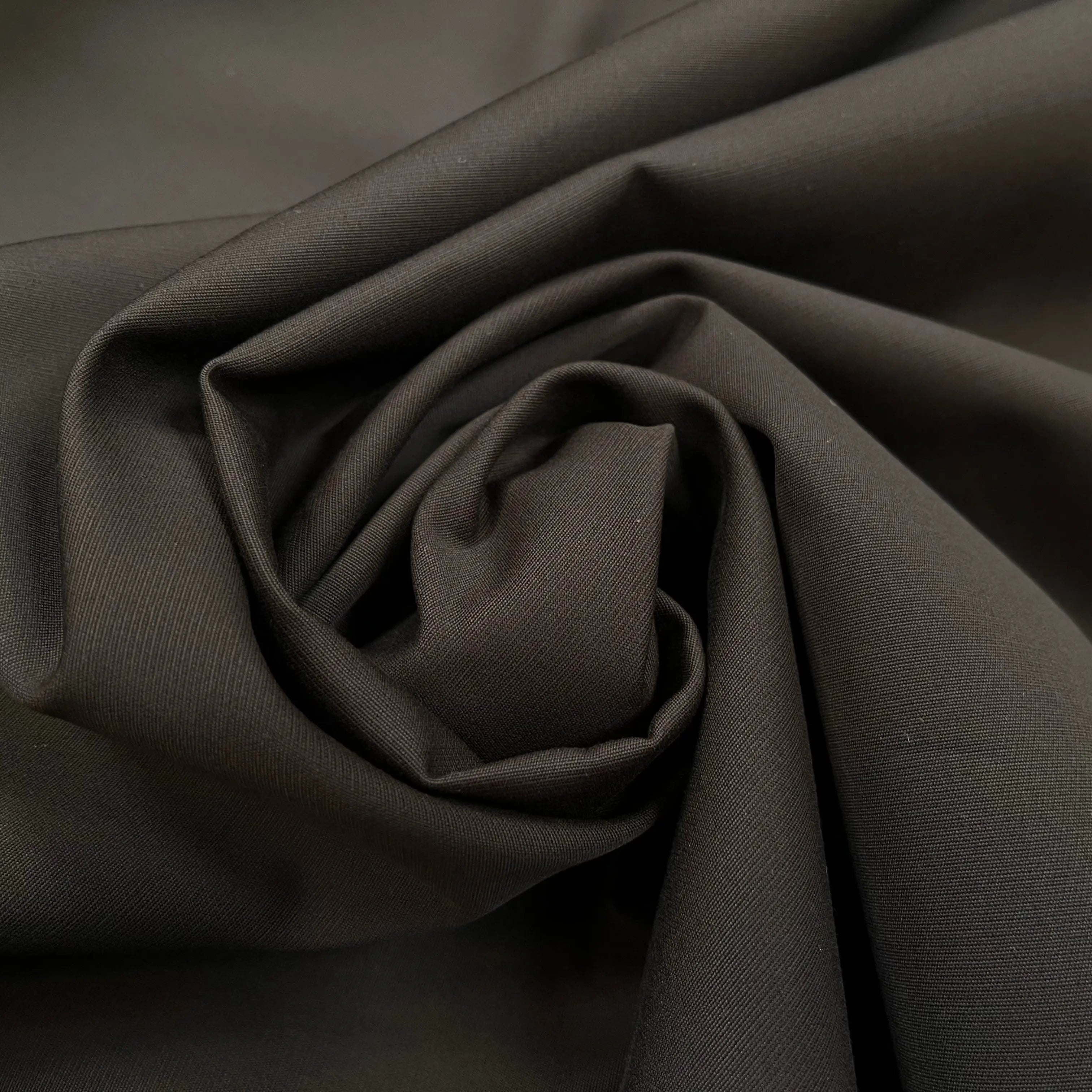 GABARDINE DE COTON LOURDE LEGREMENT STRETCH MUD BROWN - My Little Coupon