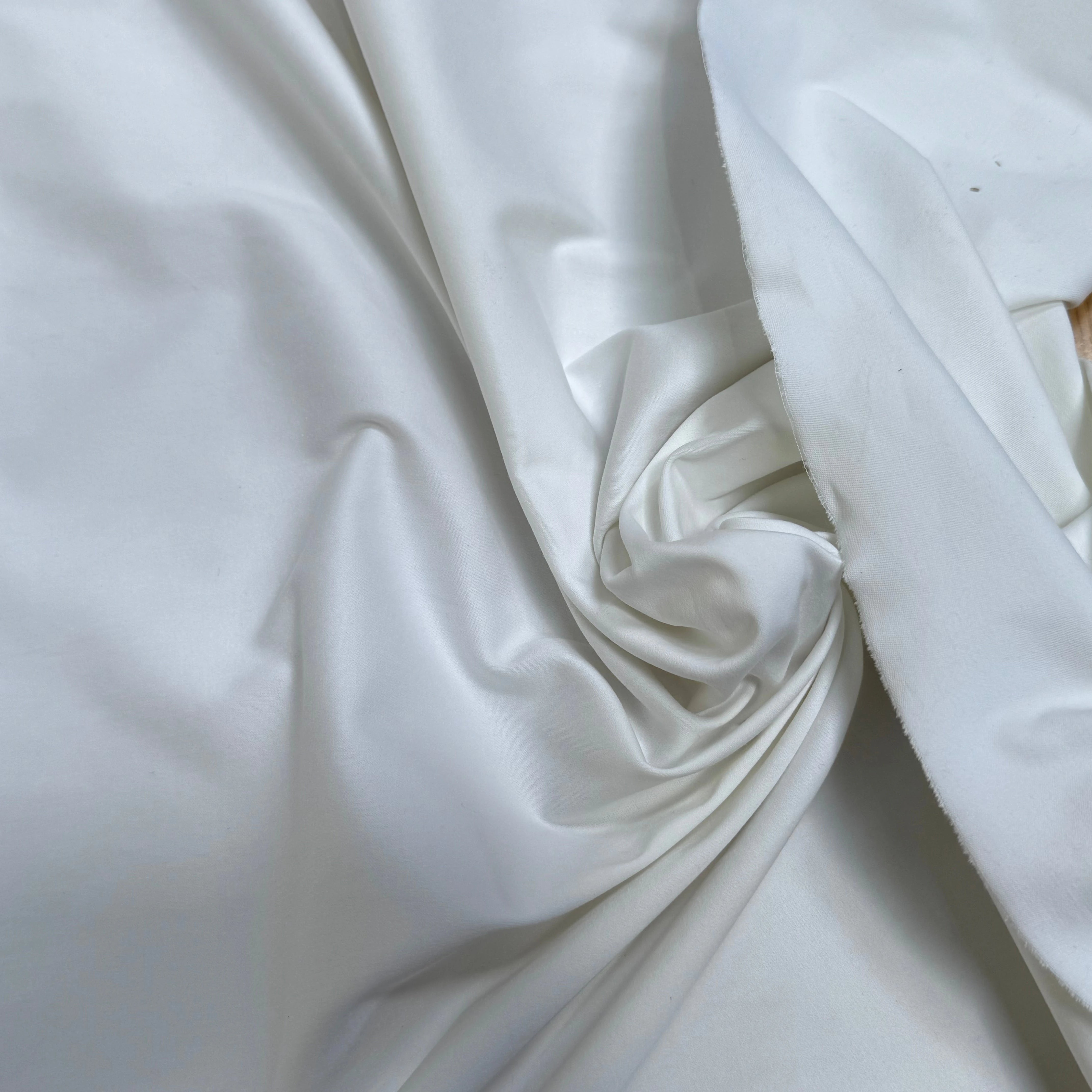 GABARDINE DE COTON LOURDE SATINÉE STRETCH FINITION IMPÉCABLE BLANC - My Little Coupon