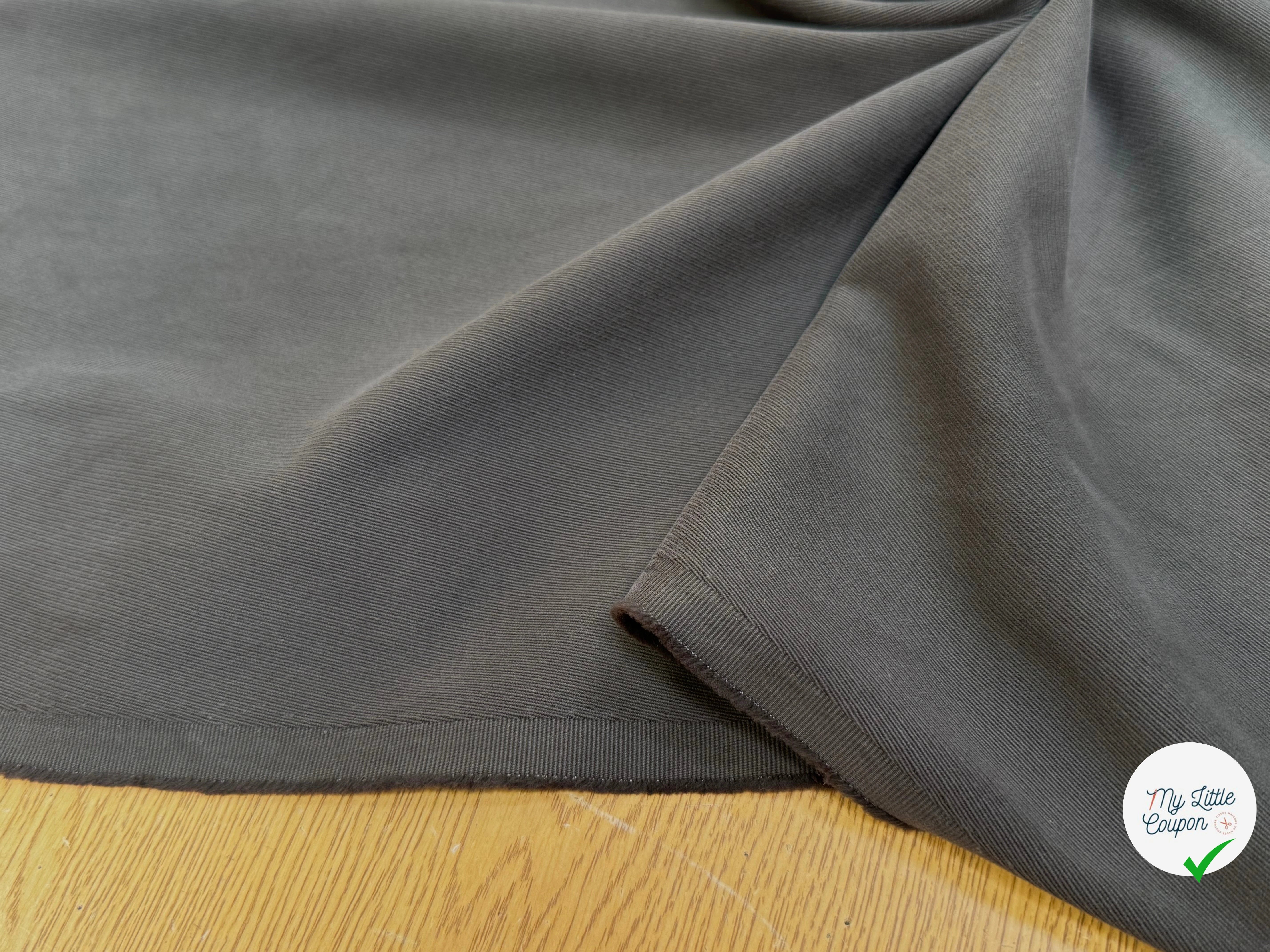 GABARDINE DE COTON LOURDE STRIÉE GRIS FONCÉ JAPAN - My Little Coupon