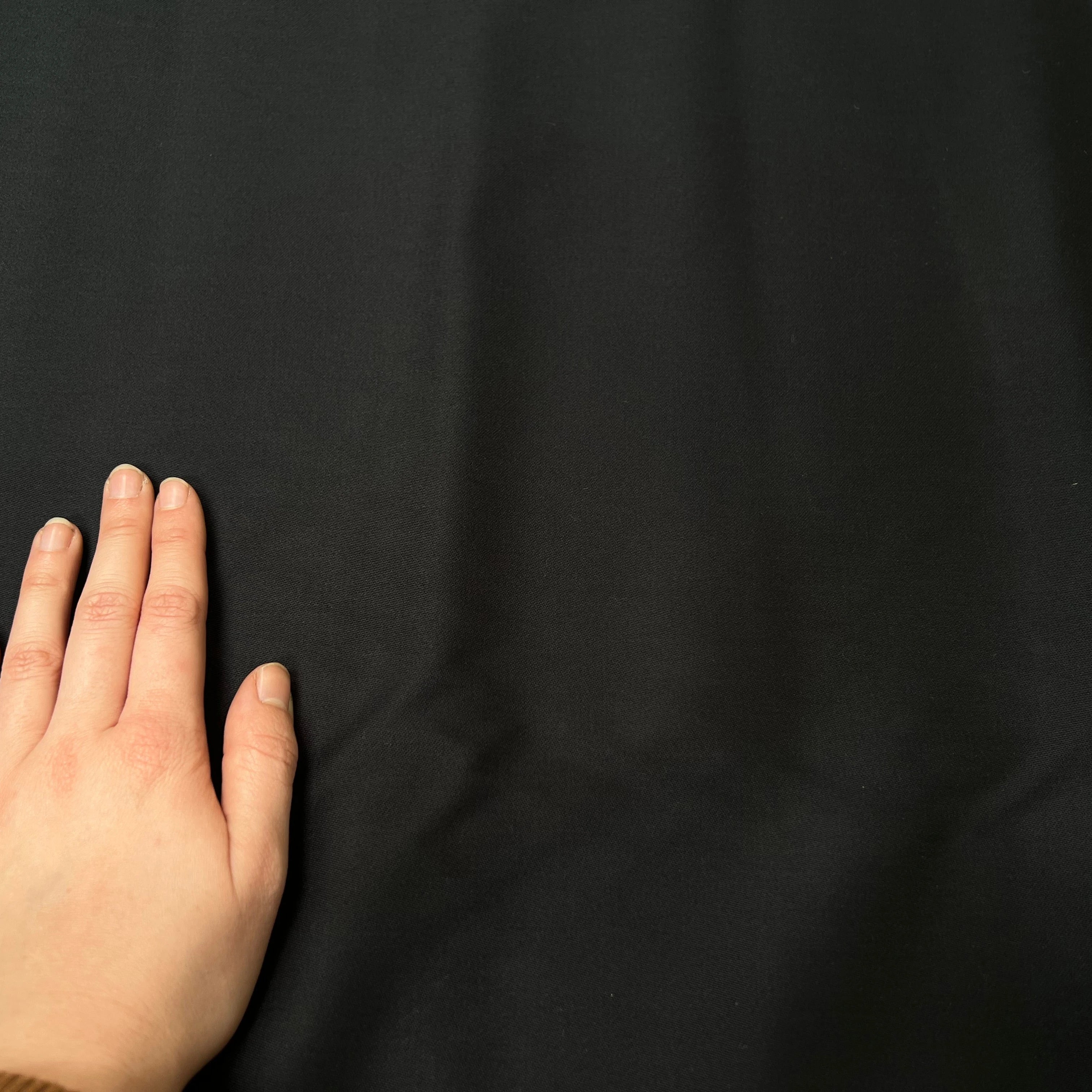 GABARDINE DE COTON NOIR SATINÉ - My Little Coupon