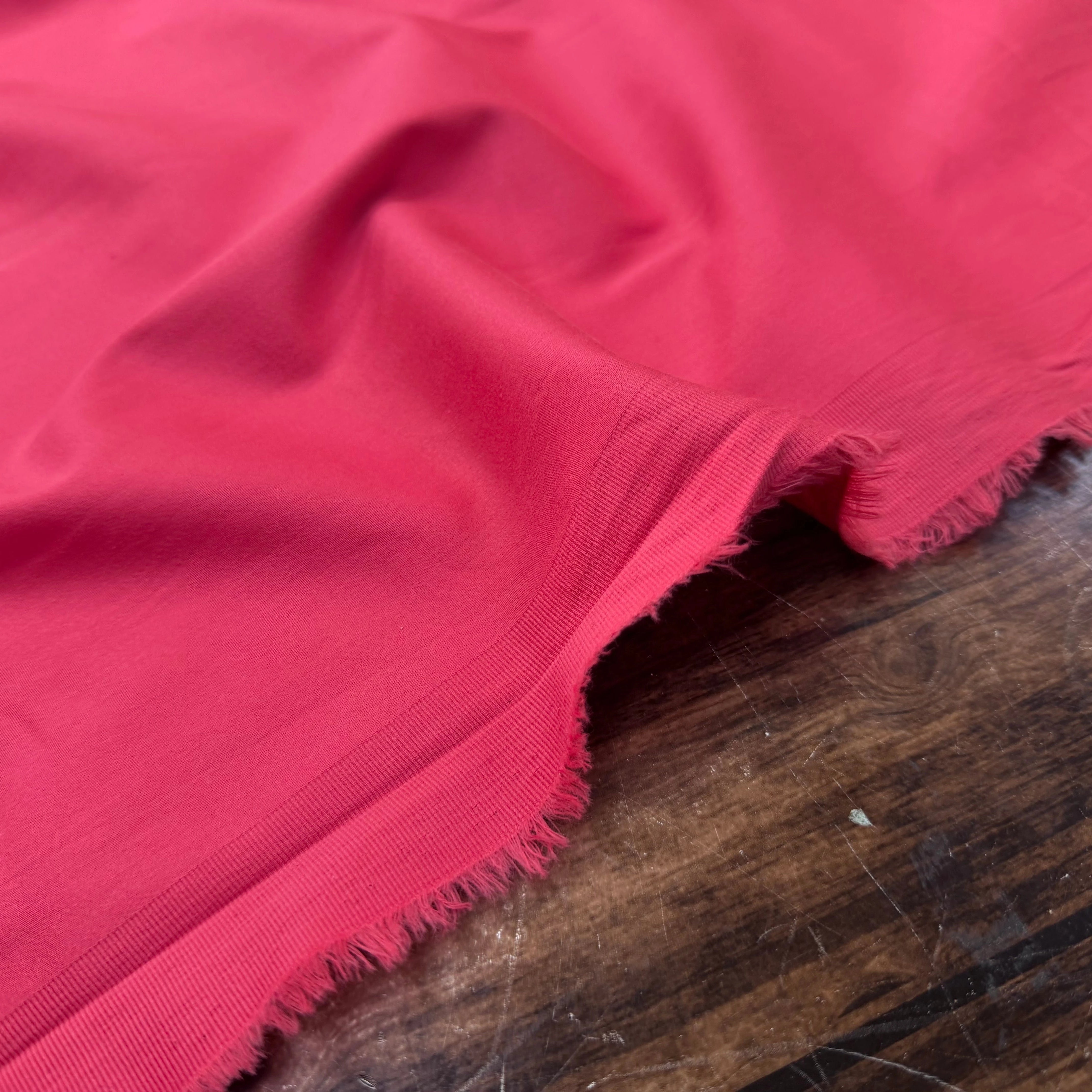 GABARDINE DE COTON ROSE LEGREMENT SATINÉ STRETCH - My Little Coupon