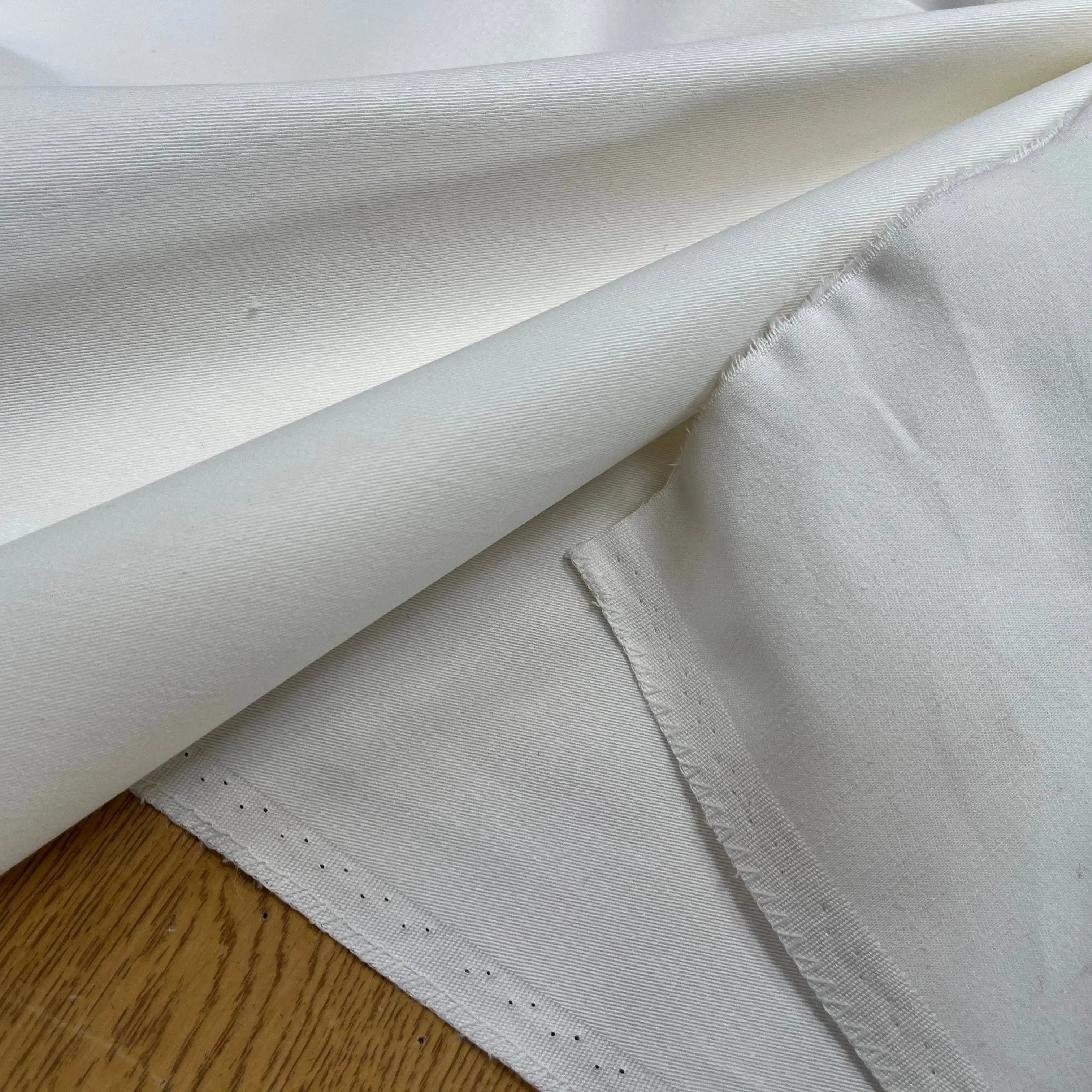 GABARDINE DE COTON STRECH BLANC CASSÉ - My Little Coupon