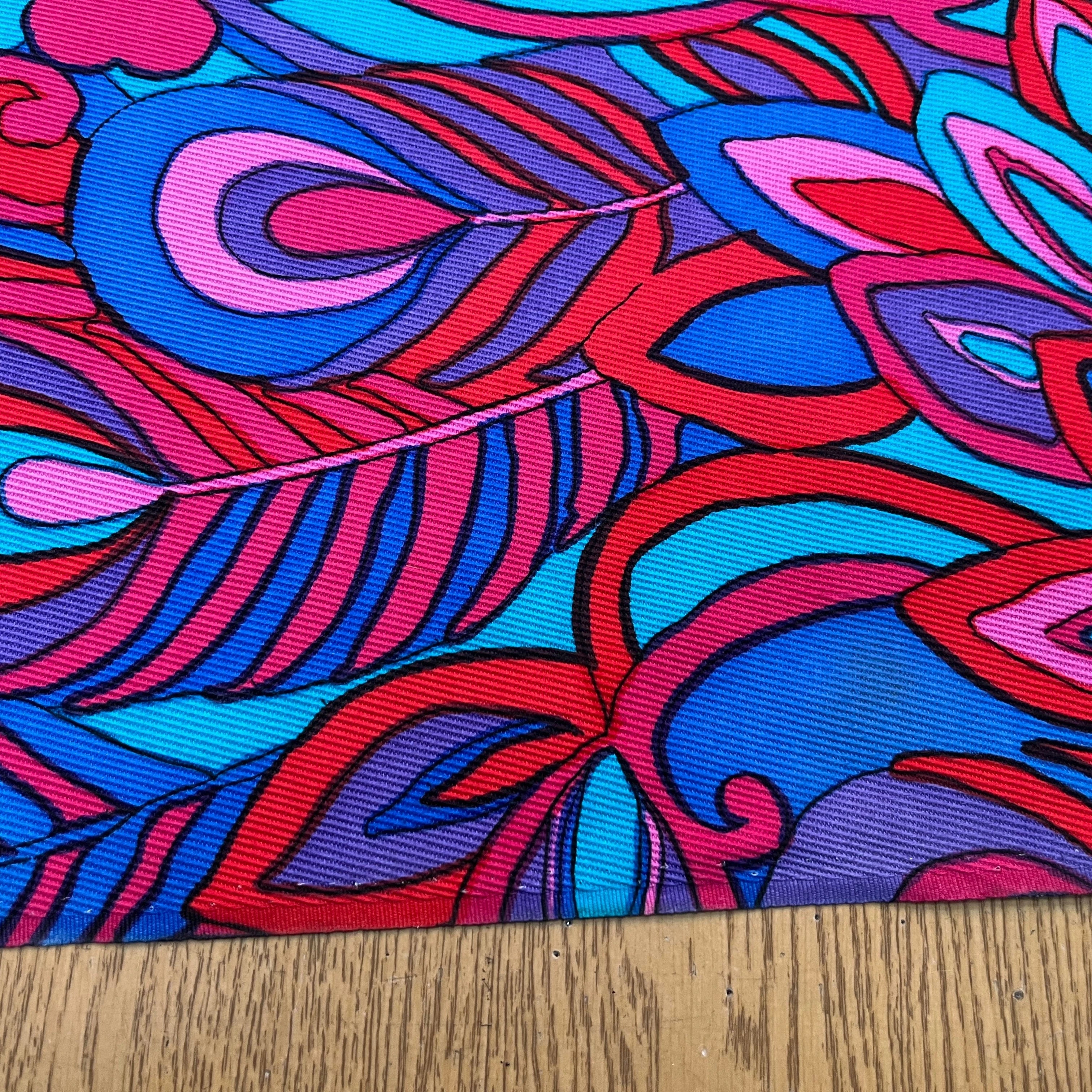 GABARDINE DE COTON STRIÉE MOTIF GROSSES FLEURS BLEU VIOLET&ROUGE 90CM - My Little Coupon