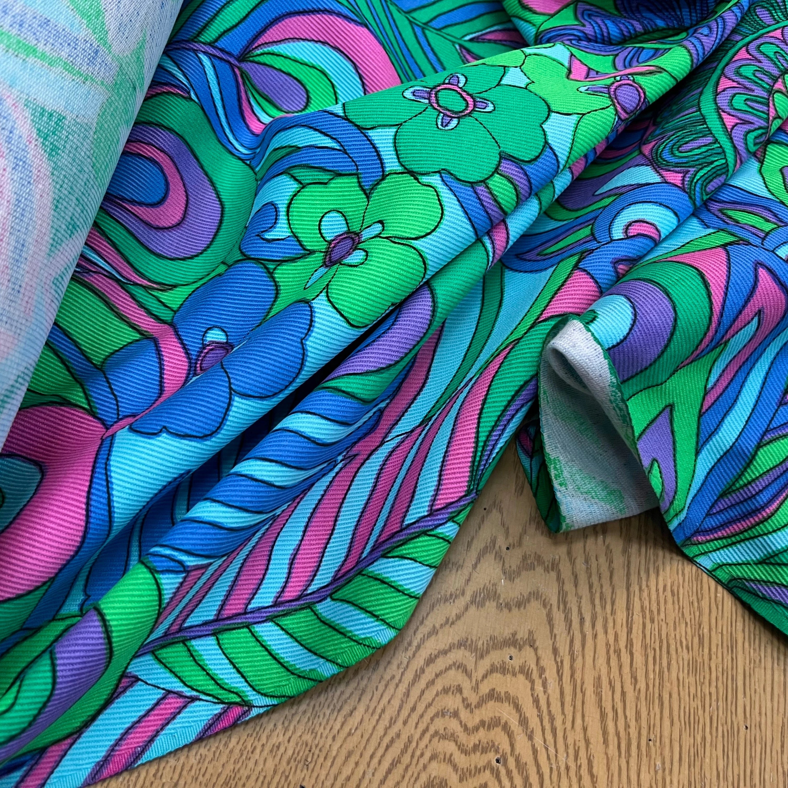 GABARDINE DE COTON STRIÉE MOTIF GROSSES FLEURS VERT BLEU ROSE 90CM - My Little Coupon