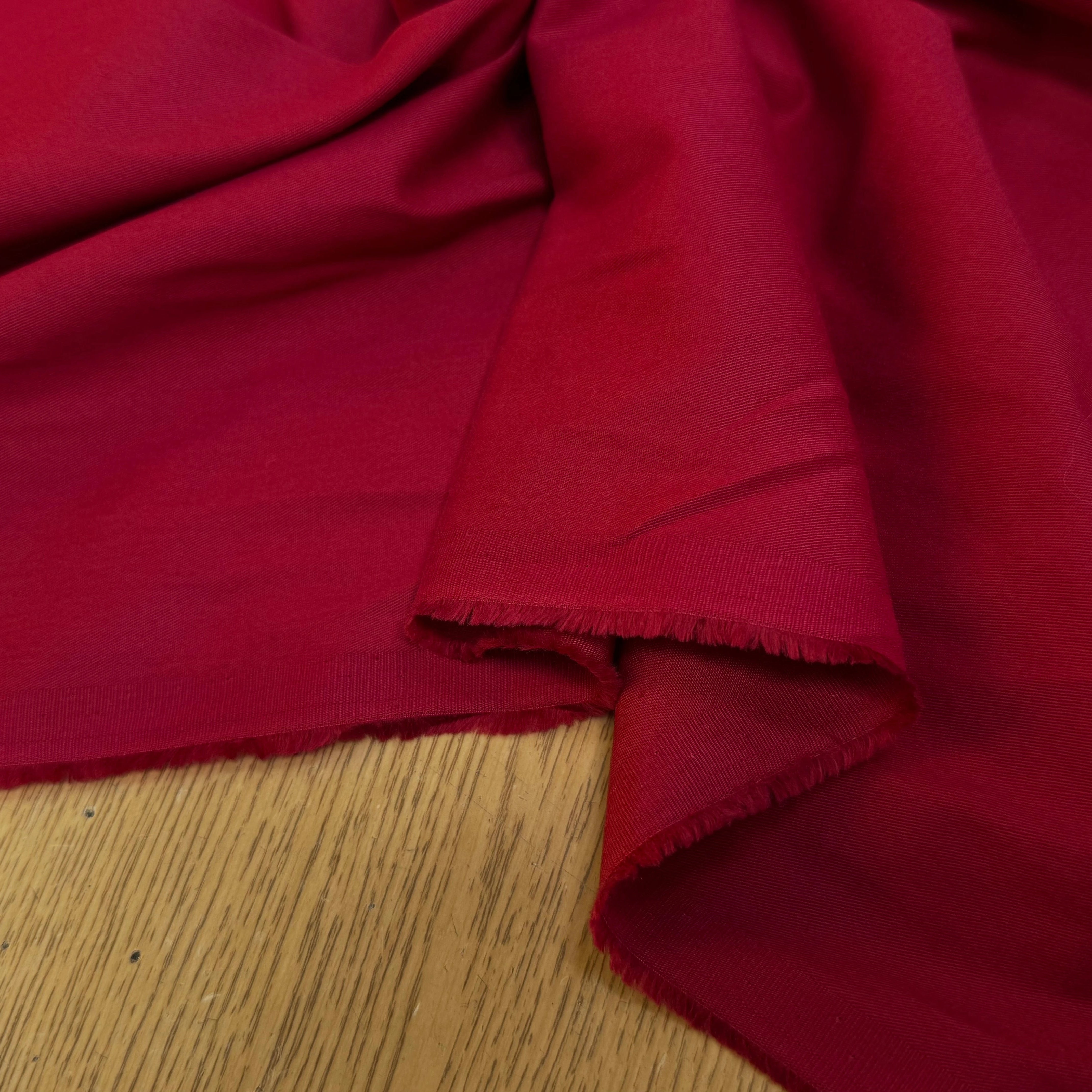 GABARDINE DE COTON SUBLIME LÉGÈREMENT GRATTÉE ROUGE - My Little Coupon