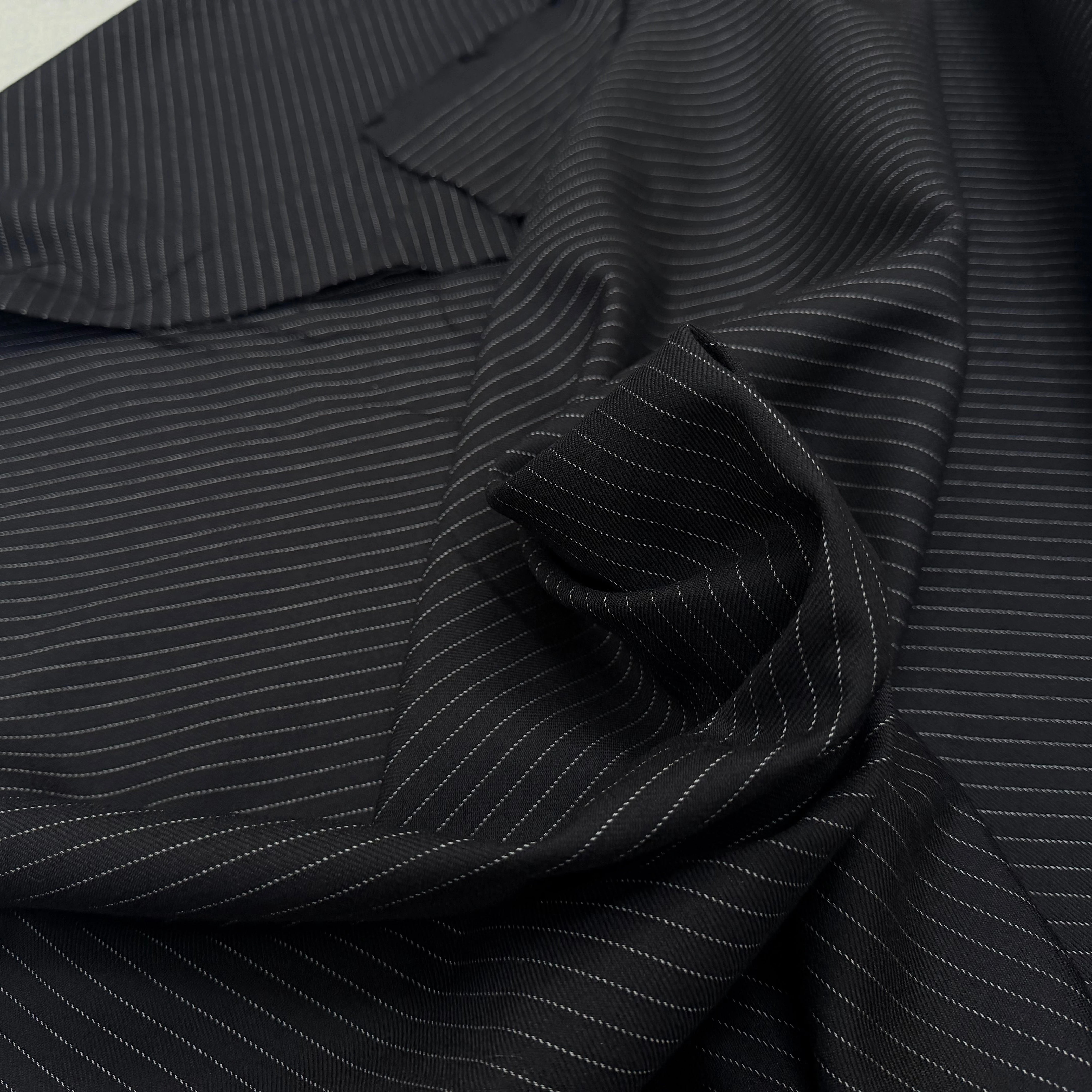 GABARDINE DE LAINE NOIR FINES RAYURES - My Little Coupon