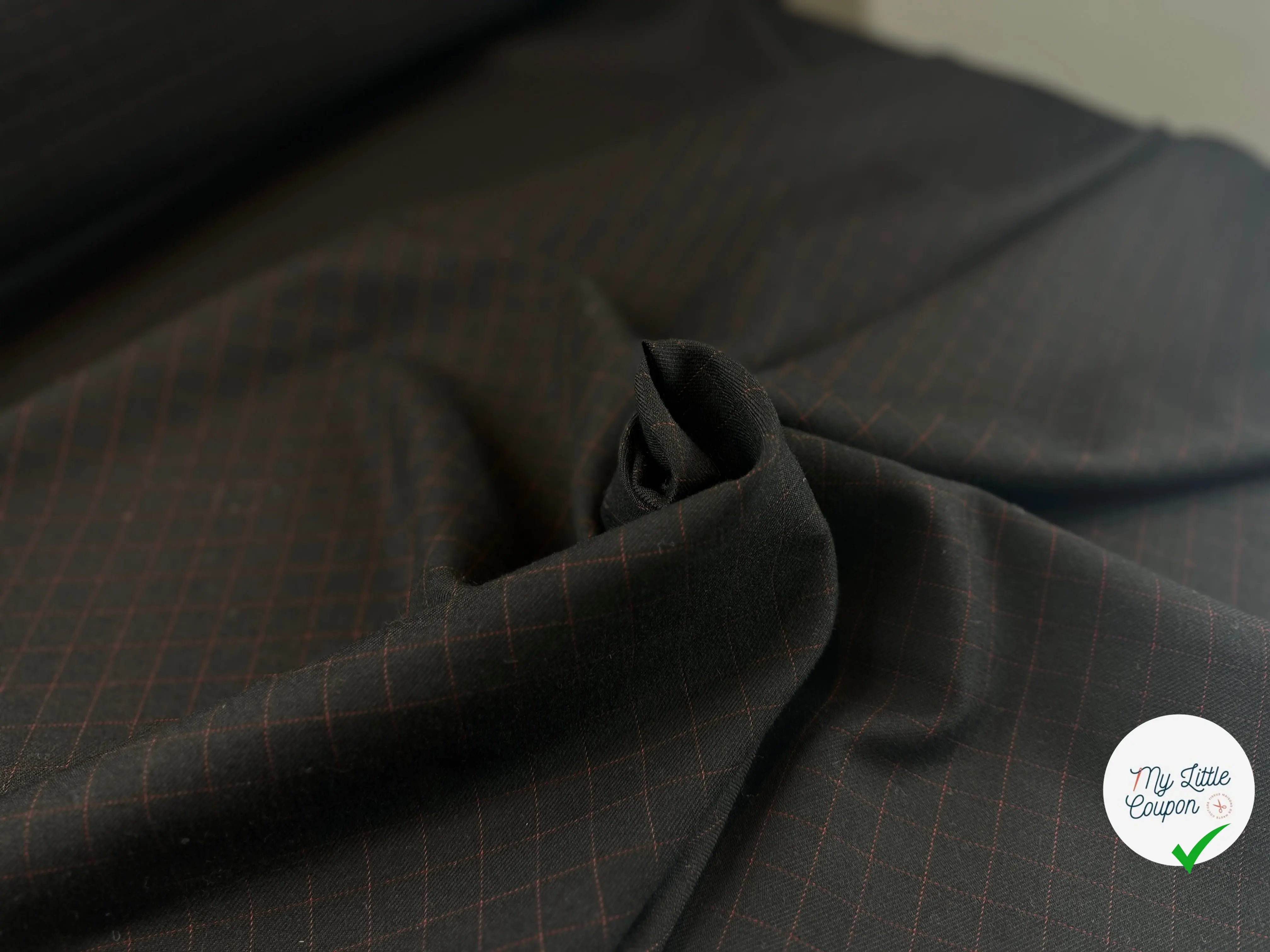 GABARDINE DE LAINE NOIR QUADRILLÉ ROUGE MLC INTERN