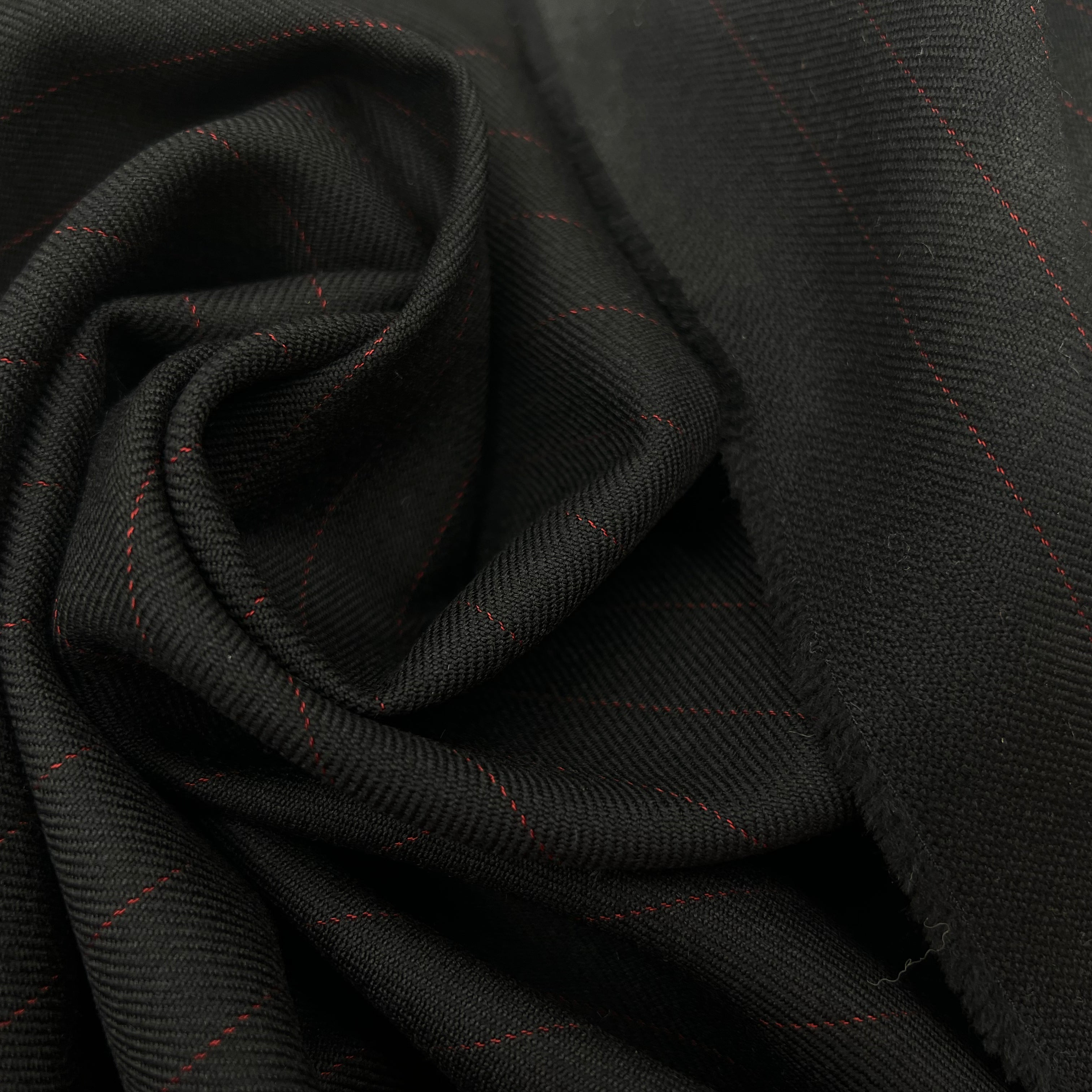 GABARDINE DE LAINE NOIRE FINE RAYURES ROUGE MSO