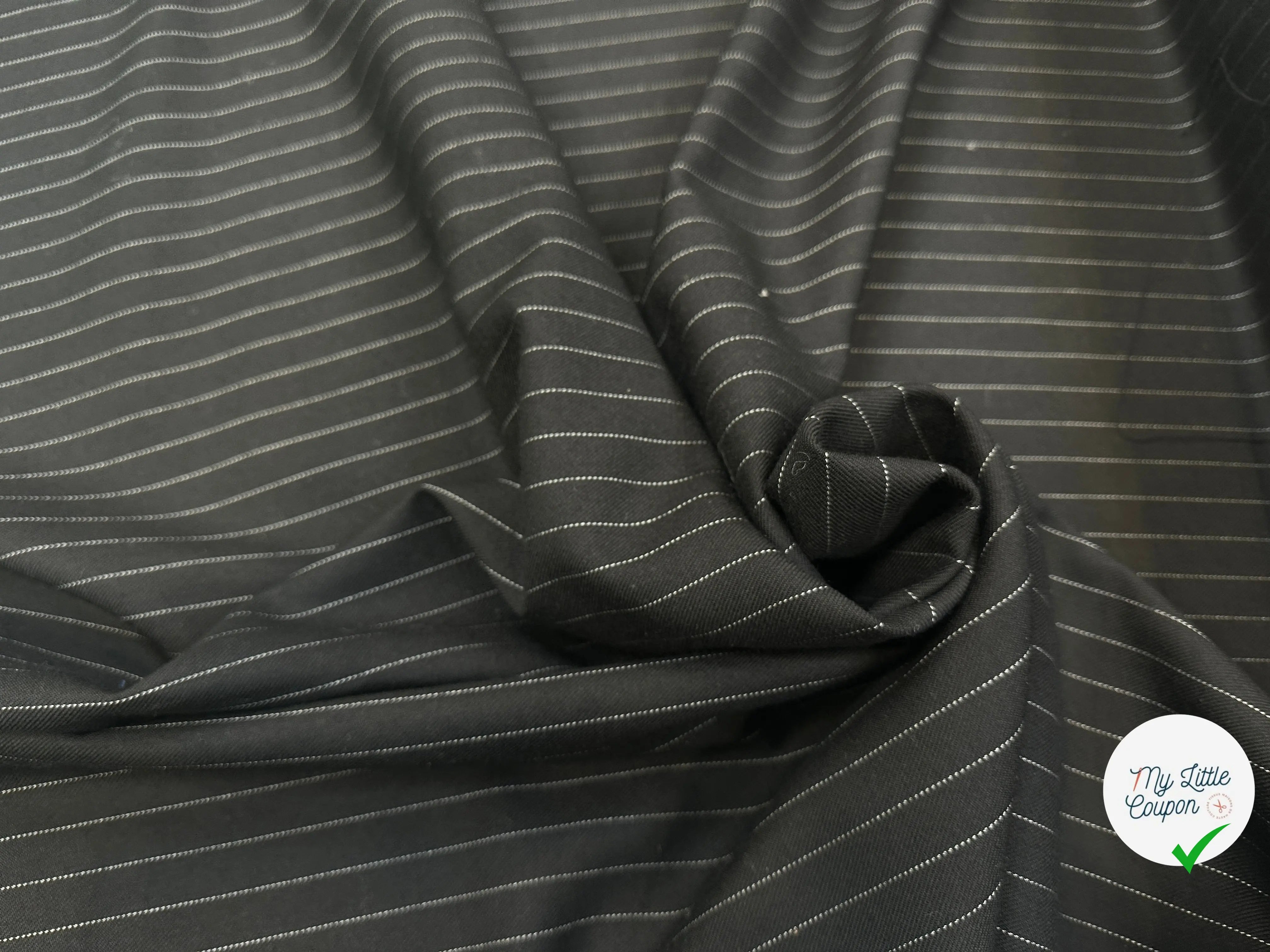 GABARDINE DE LAINE RAYURES FINE NOIR - My Little Coupon