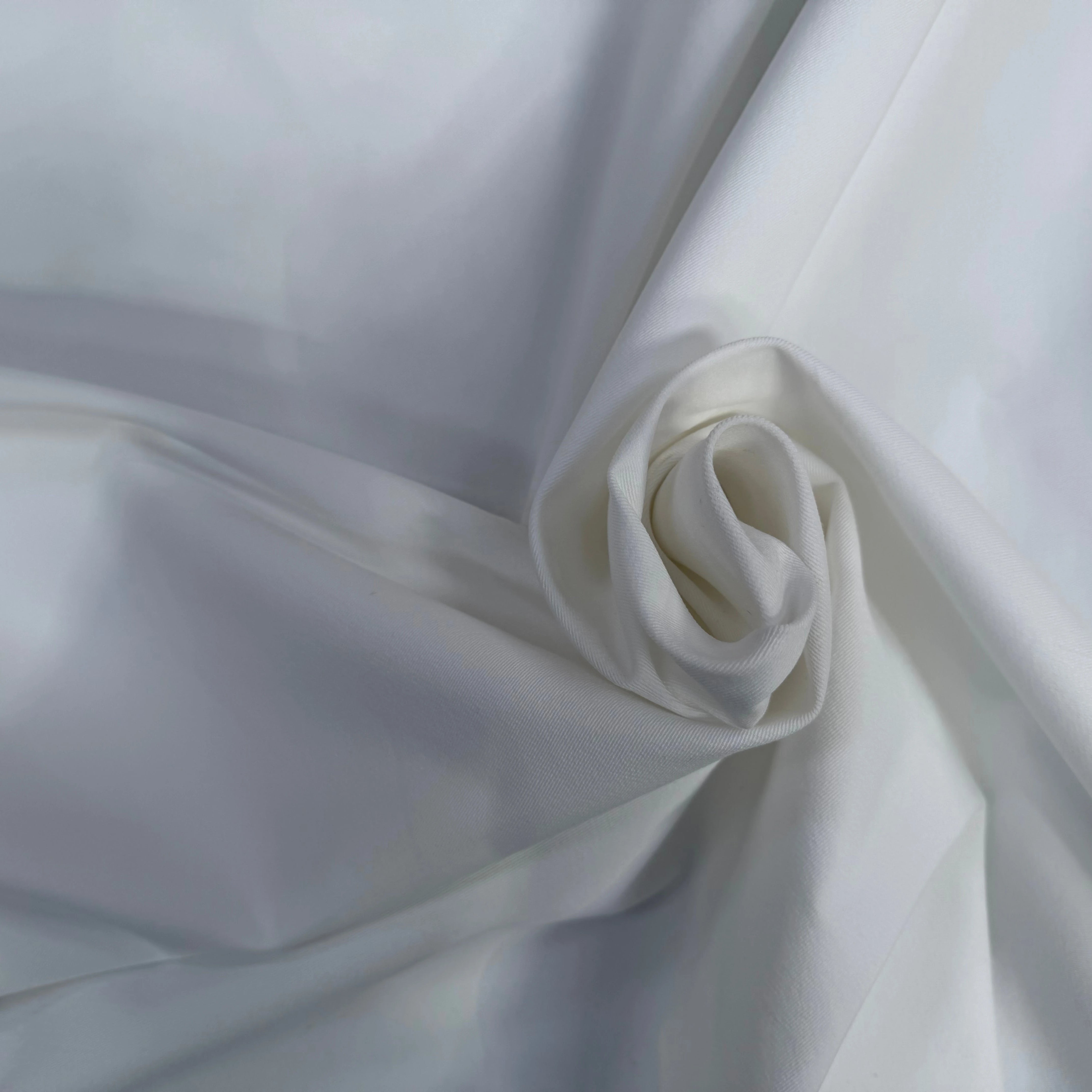 GABARDINE DENIM FINEMENT SERGÉE BLANCHE STRETCH BLANC OPTIQUE - My Little Coupon