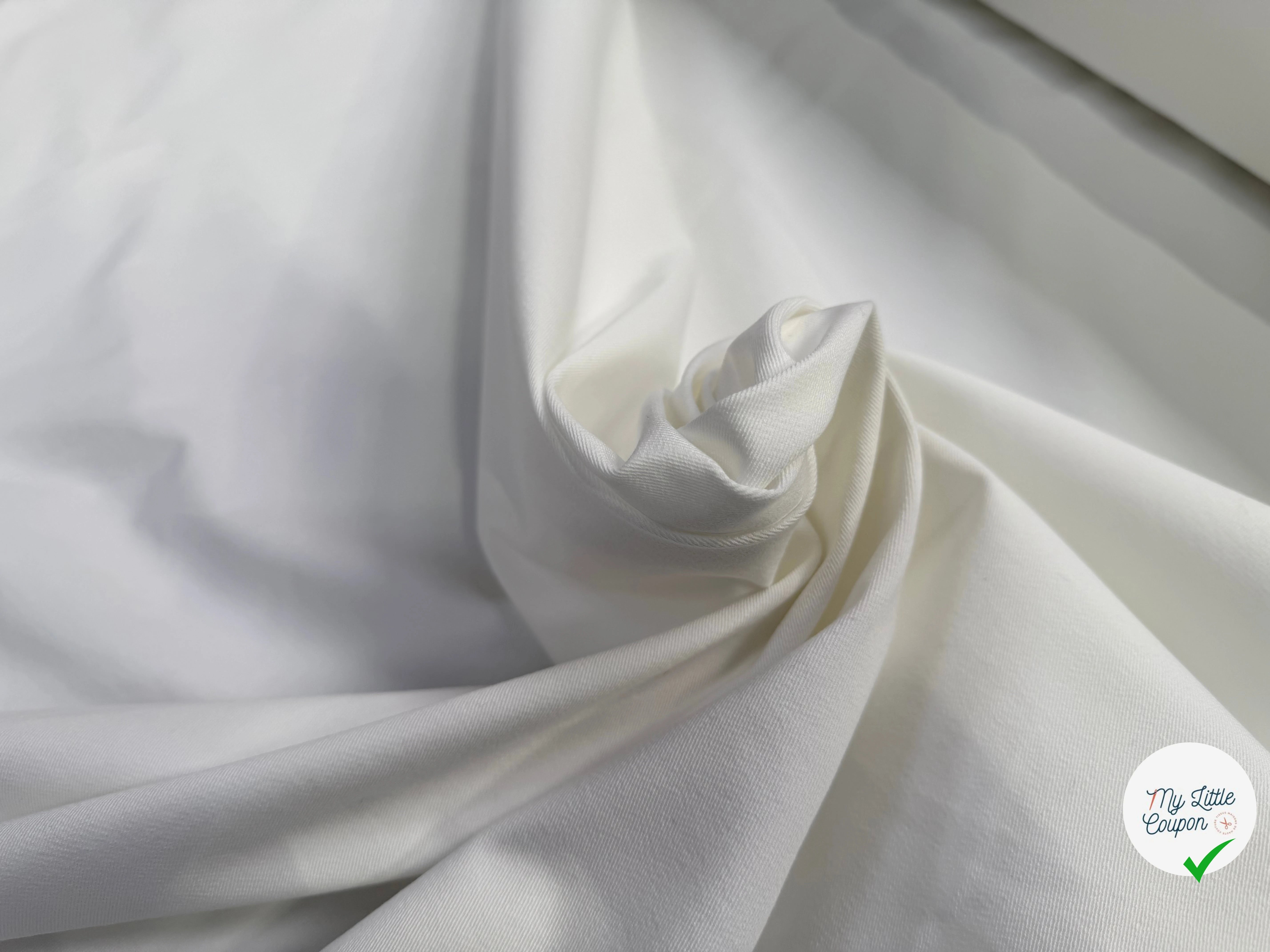 GABARDINE DENIM FINEMENT SERGÉE BLANCHE STRETCH BLANC OPTIQUE - My Little Coupon
