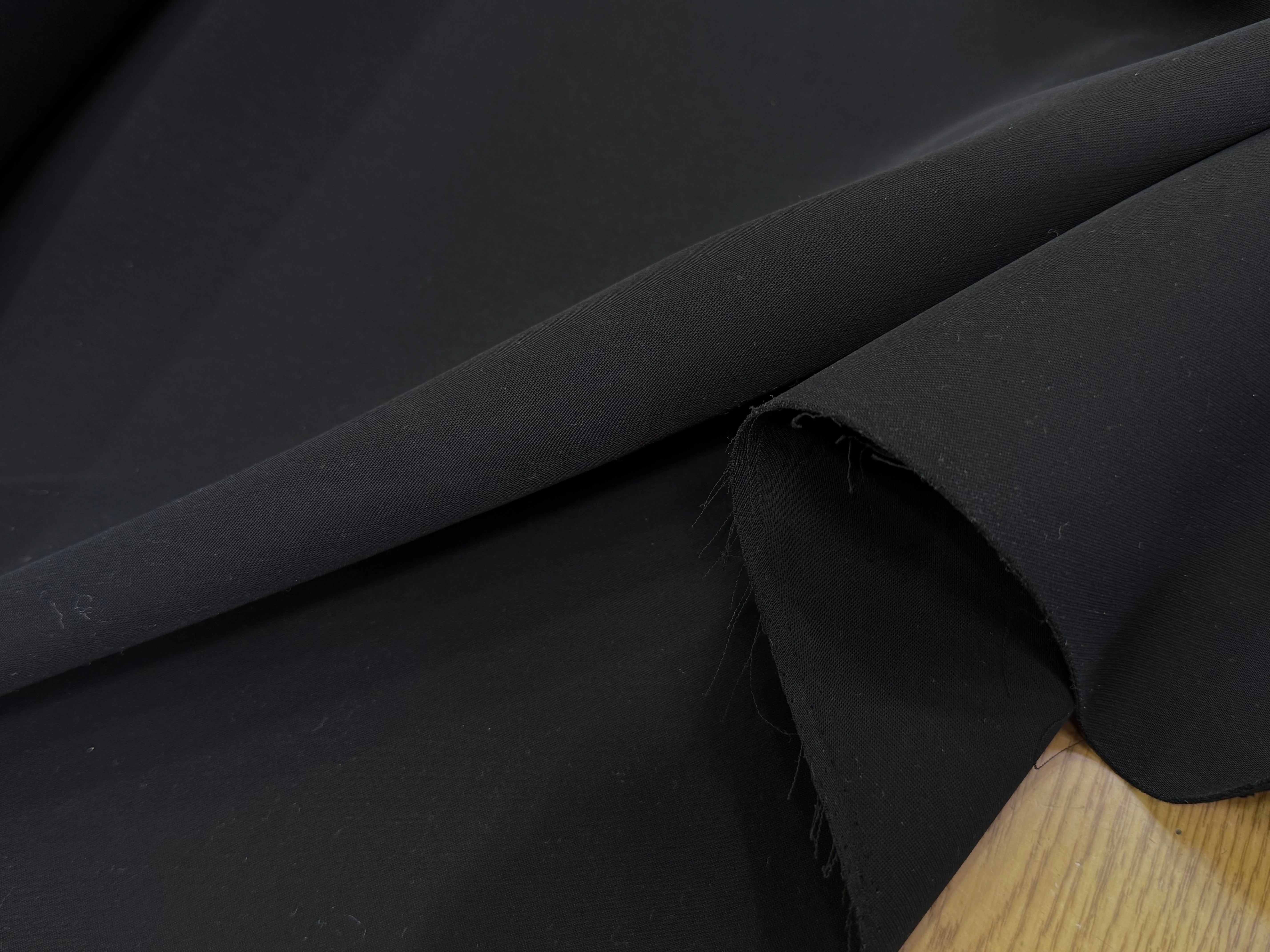 GABARDINE DOUBLE ETOFFE NOIR LÉGÈREMENT STRETCH BELLE TENUE - My Little Coupon