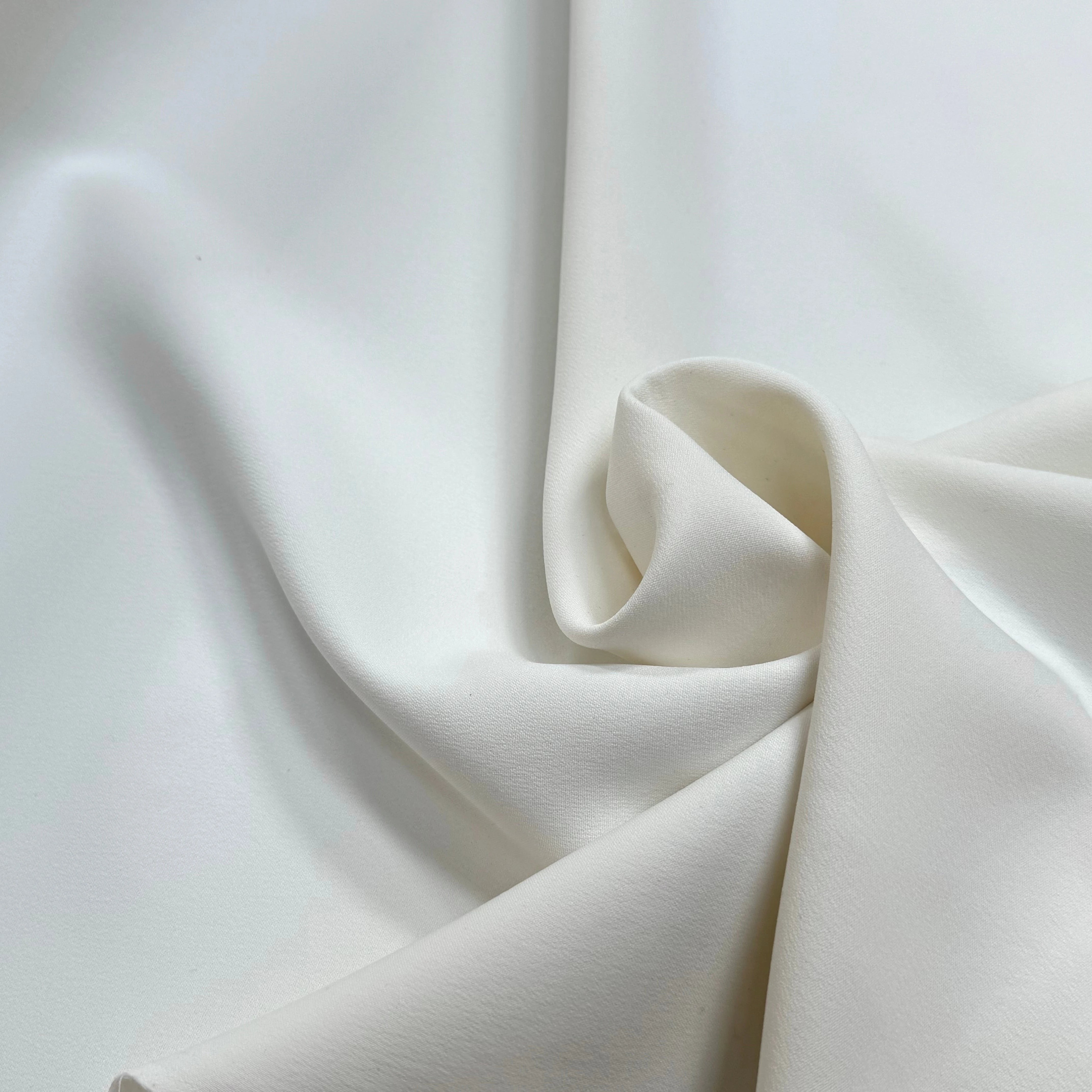 GABARDINE DOUBLE ÉTOFFE TRÈS LÉGÈREMENT SATINÉE BLANC STRETCH - My Little Coupon