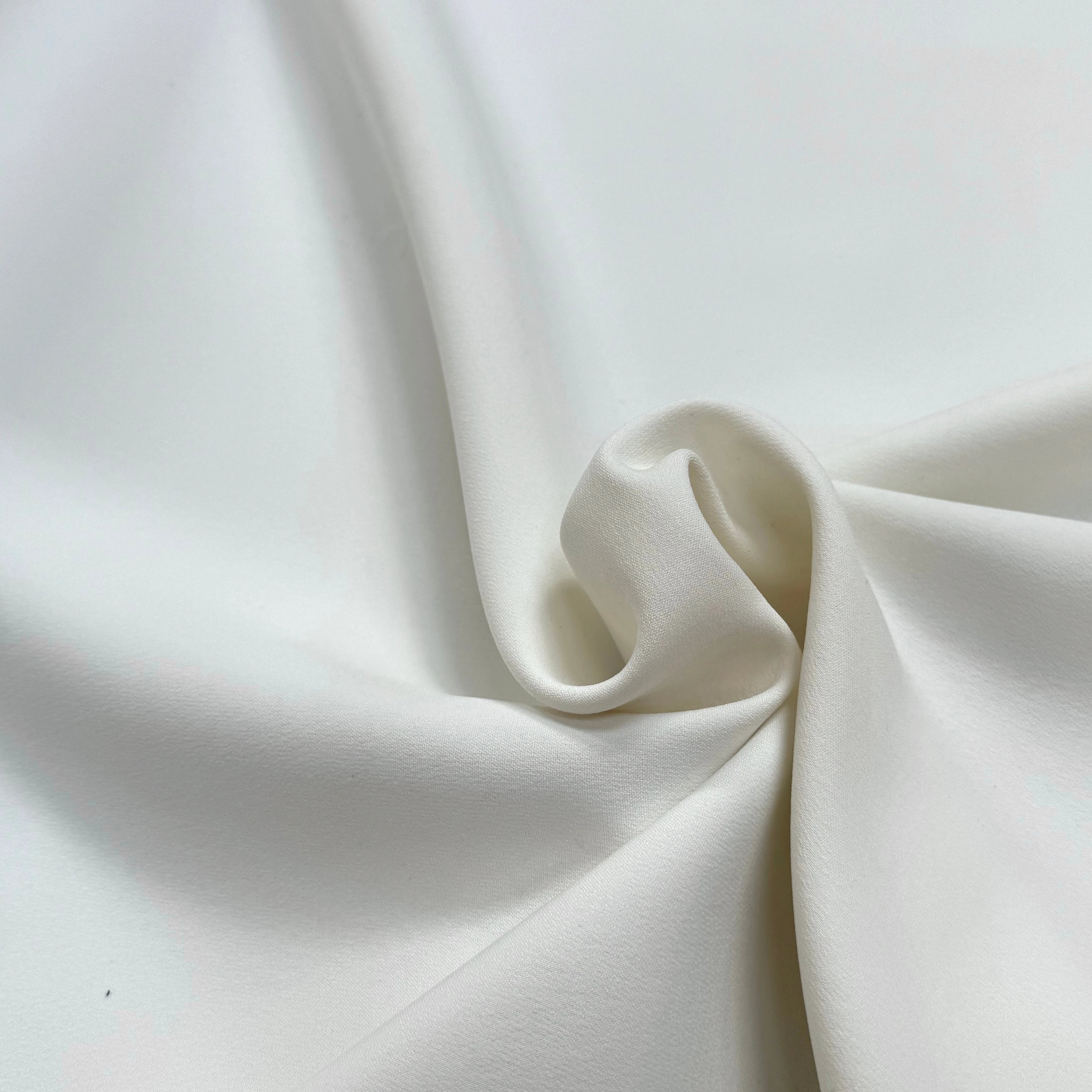 GABARDINE DOUBLE ÉTOFFE TRÈS LÉGÈREMENT SATINÉE BLANC STRETCH - My Little Coupon