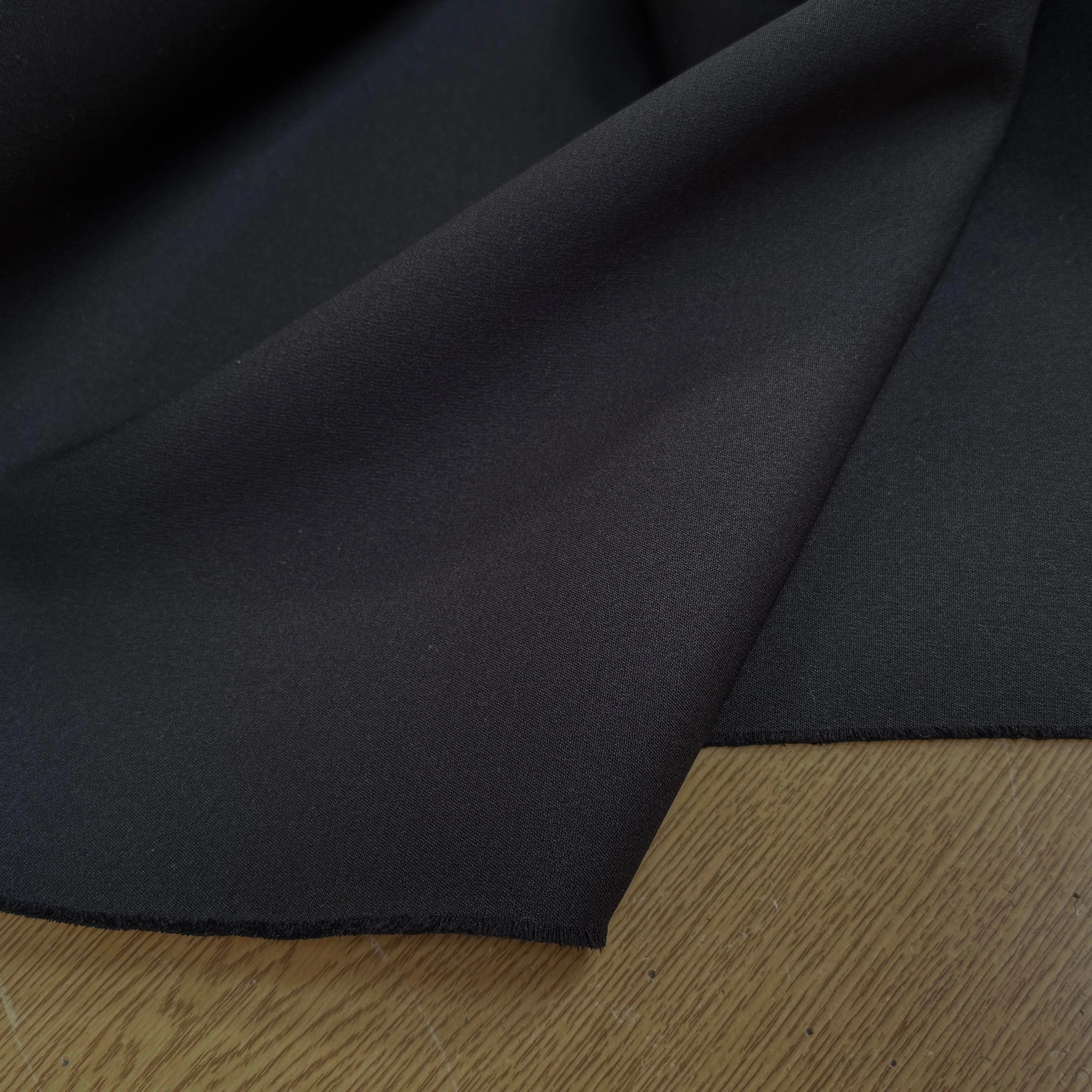 GABARDINE DOUBLE ÉTOFFE TRÈS LÉGÈREMENT SATINÉE NOIR STRETCH - My Little Coupon