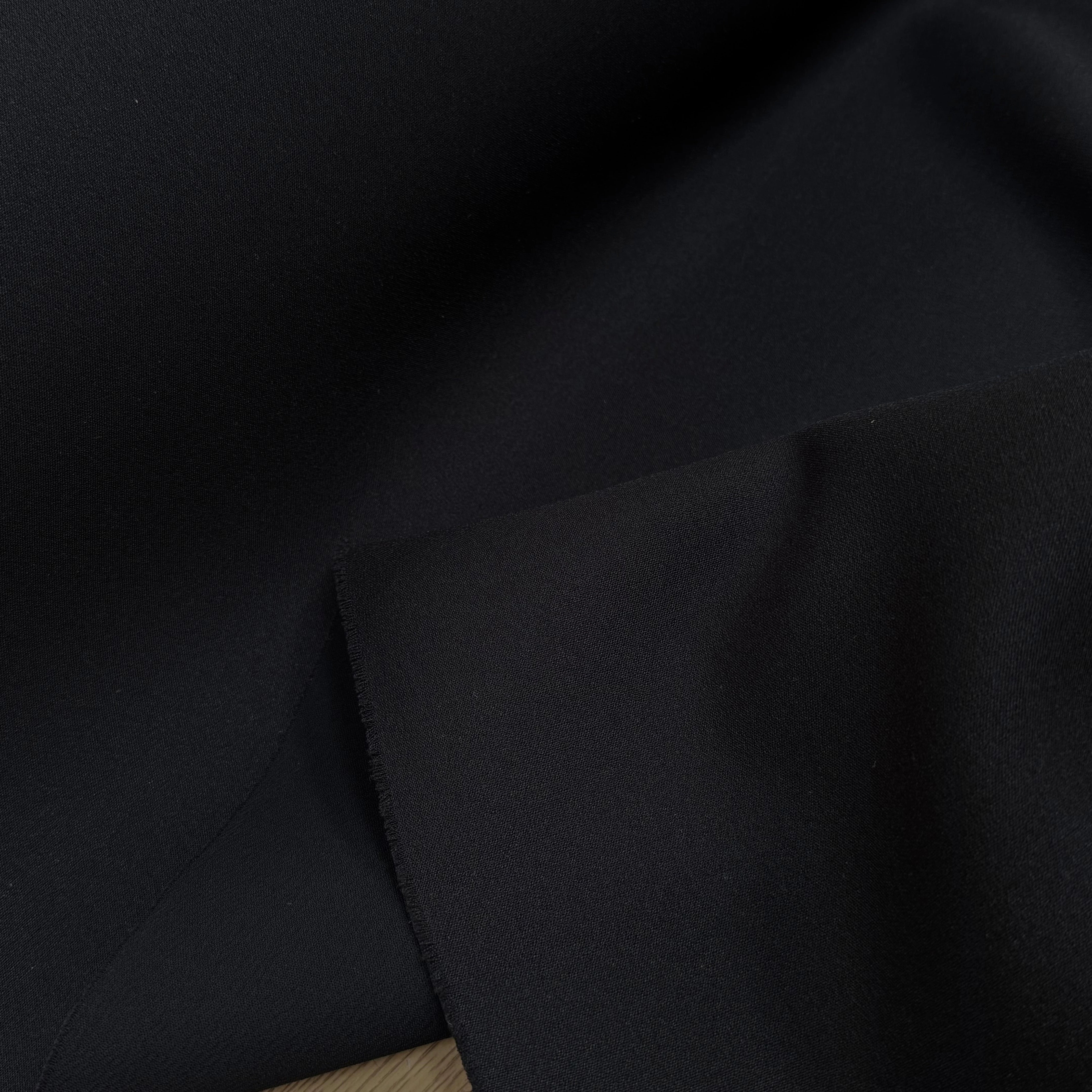 GABARDINE DOUBLE ÉTOFFE TRÈS LÉGÈREMENT SATINÉE NOIR STRETCH - My Little Coupon