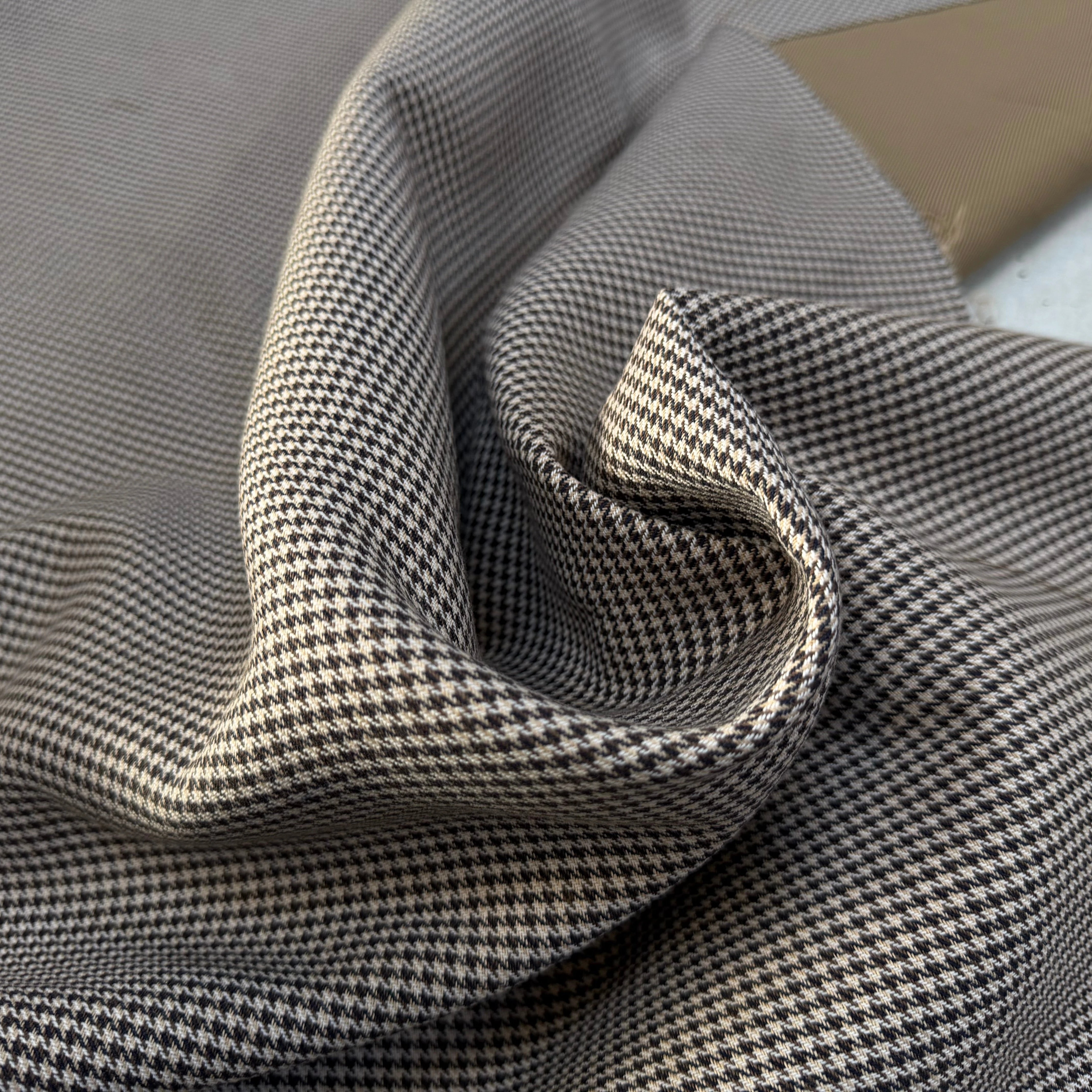 GABARDINE DOUBLE FACE MOTIF PIED DE POULE FACE SERGÉE - My Little Coupon