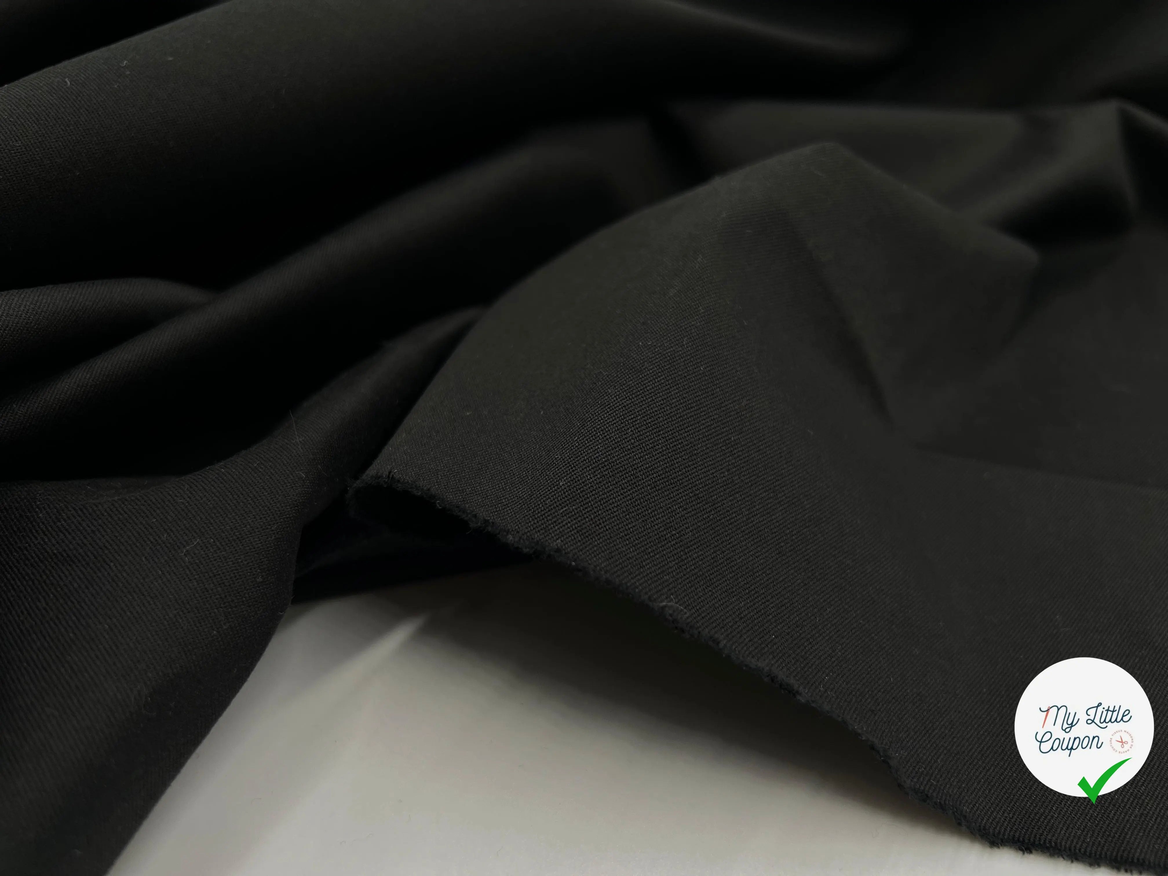 GABARDINE FINE DE COTON STRETCH NOIR ÉPOUSTOUFLANT - My Little Coupon - tissu - coudre