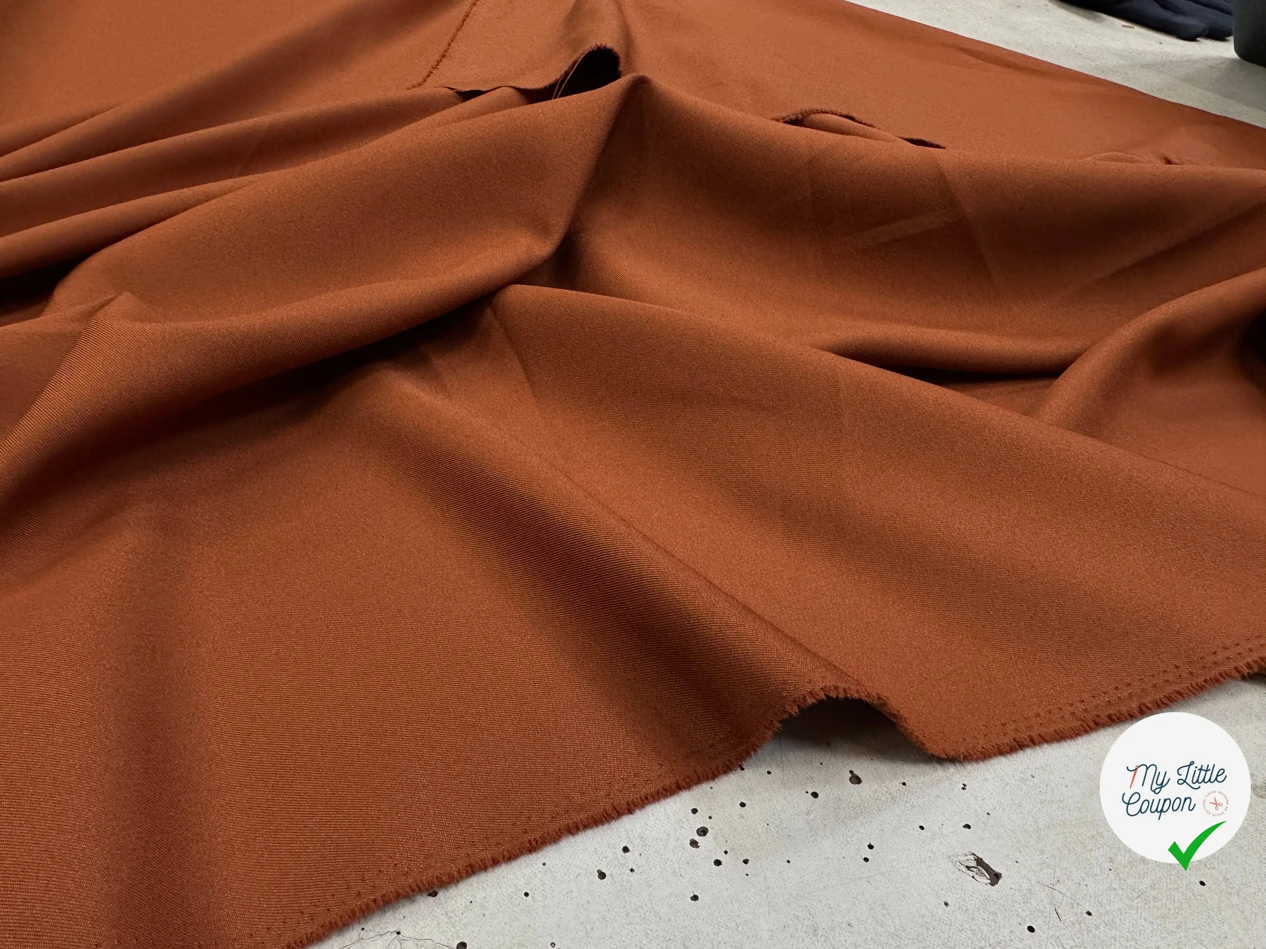 GABARDINE FLUIDE MARRON ROUX QUALITÉ COUTURE - My Little Coupon