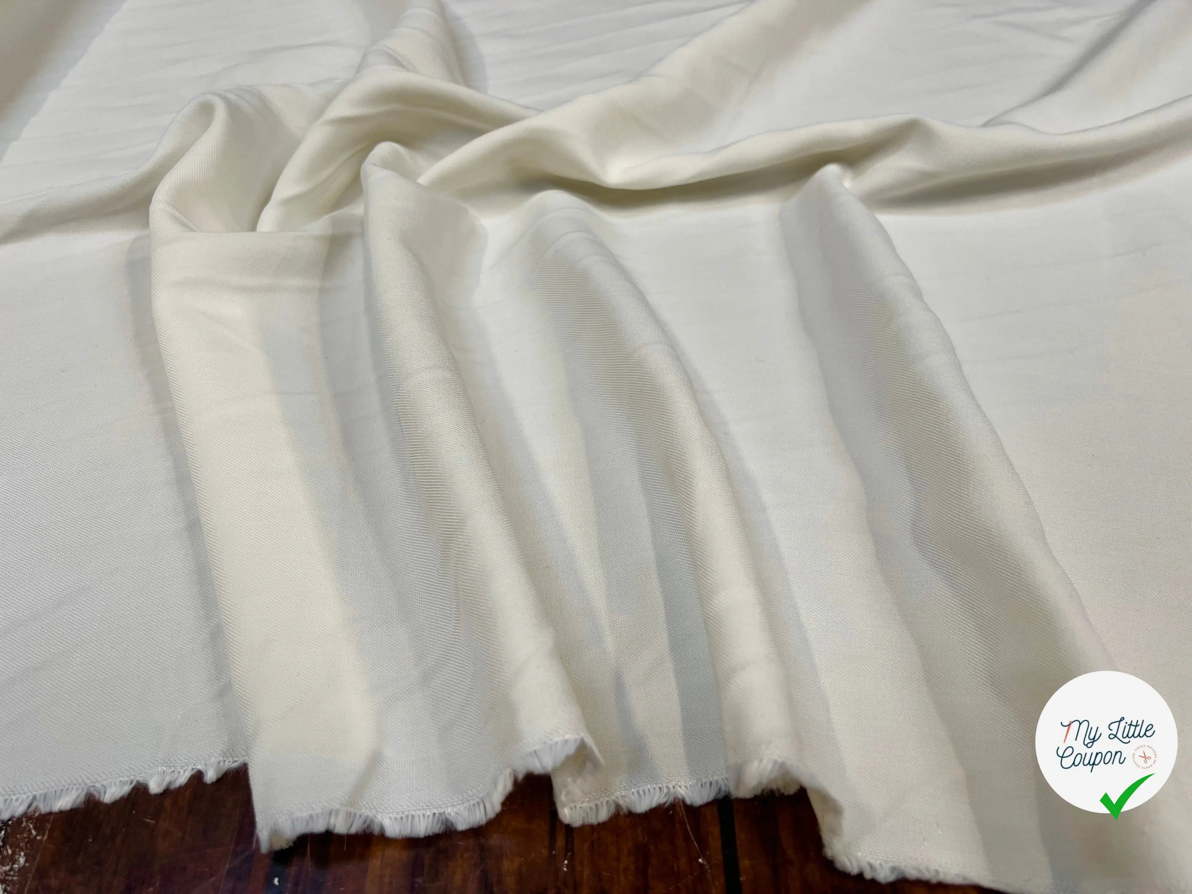 GABARDINE FLUIDE VISCOSE BLANC CASSÉ - My Little Coupon