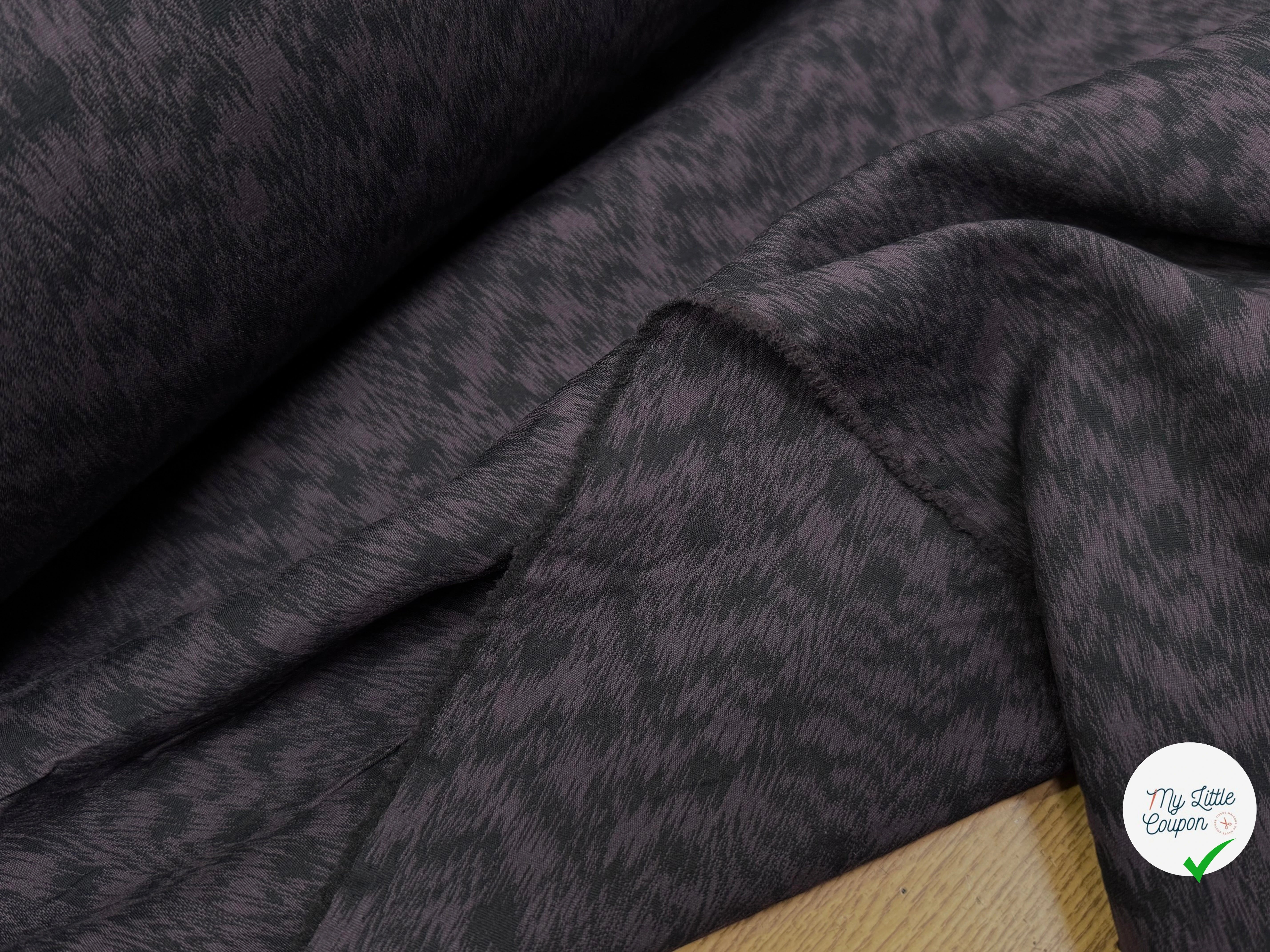 GABARDINE IMPRIMÉ EONDES VIOLET FONCÉ NOIR - My Little Coupon