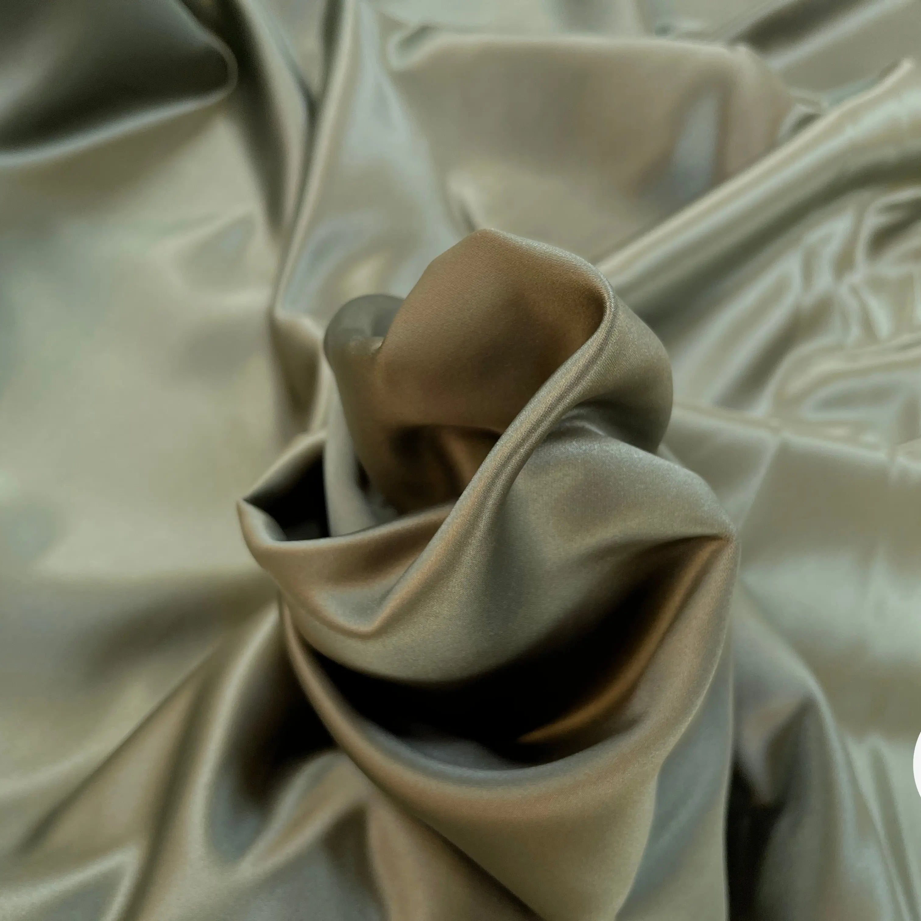 GABARDINE LÉGÈREMENT SATINÉE VERT OLIVE - My Little Coupon