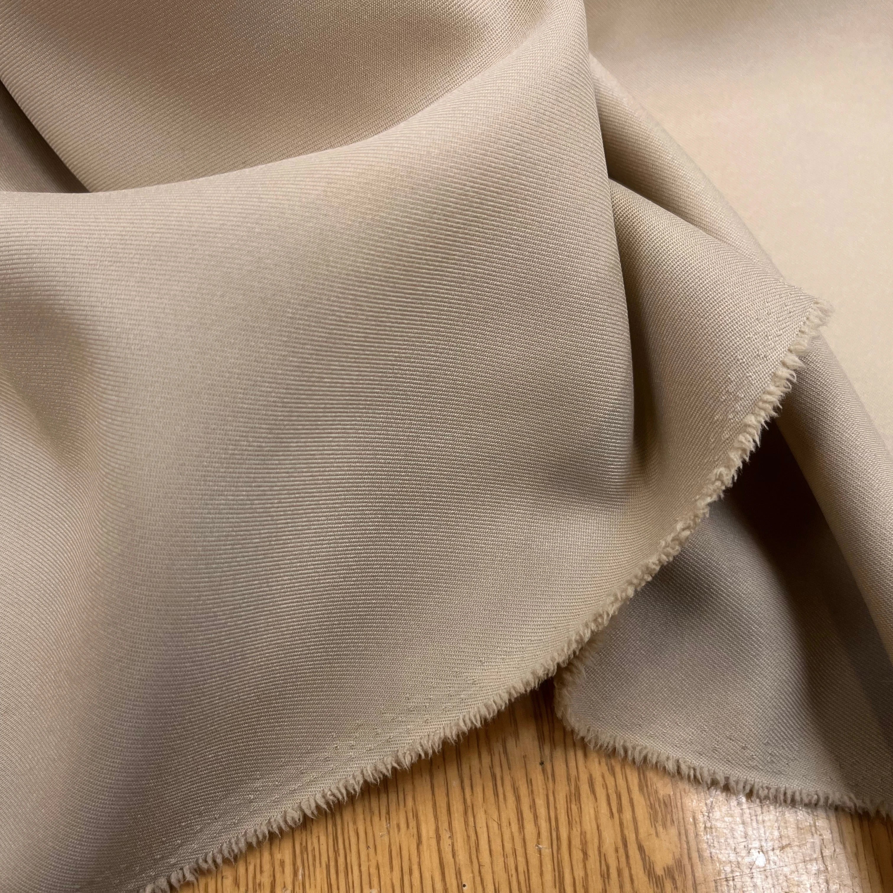 GABARDINE LÈGEREMENT STRIÉE SABLE - My Little Coupon