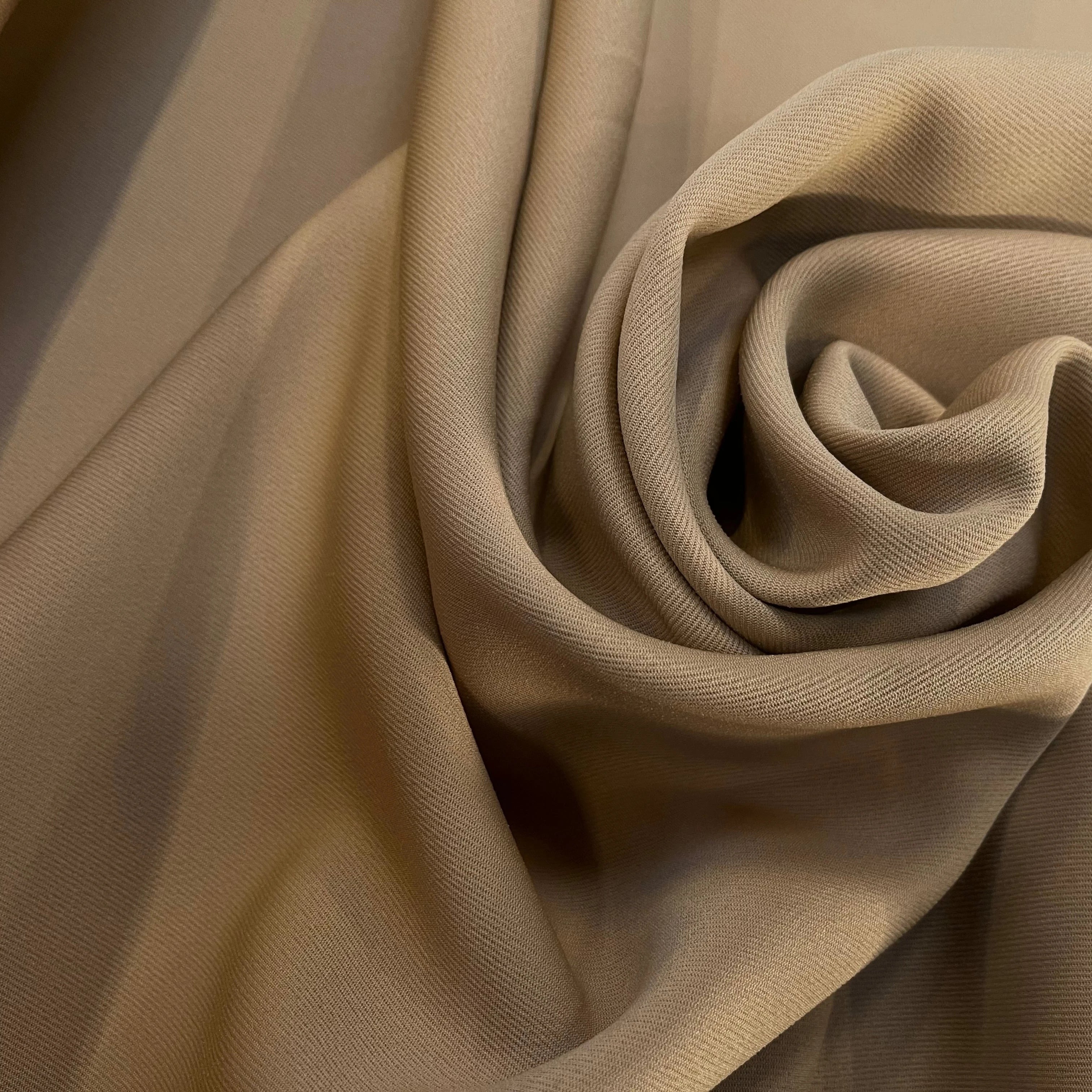 GABARDINE LEGÈREMENT STRIÉE SOUPLE POLYESTER BEIGE 130CM - My Little Coupon