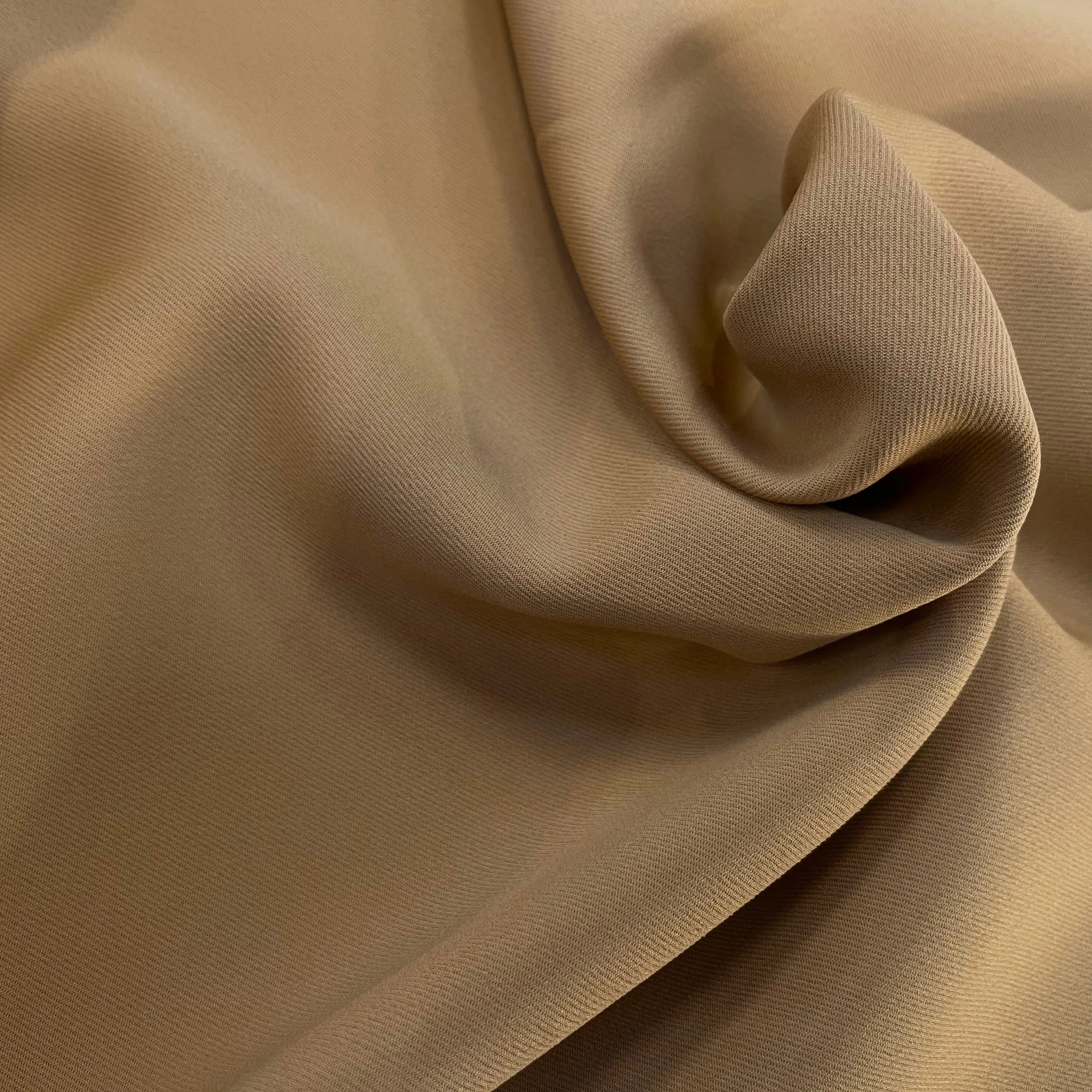 GABARDINE LEGÈREMENT STRIÉE SOUPLE POLYESTER BEIGE 130CM - My Little Coupon