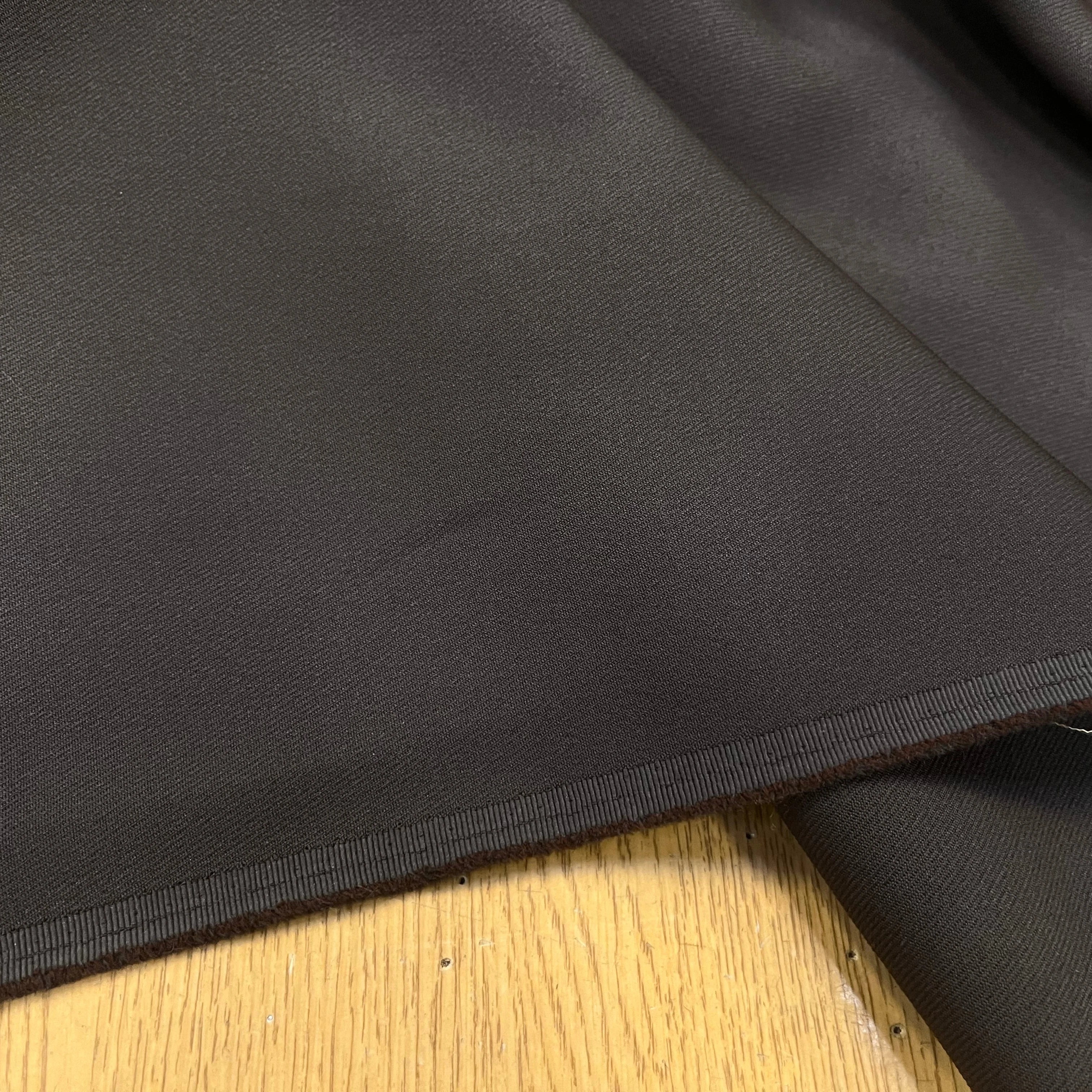 GABARDINE LEGÈREMENT STRIÉE SOUPLE POLYESTER CHOCOLAT FONCÉ 130CM - My Little Coupon