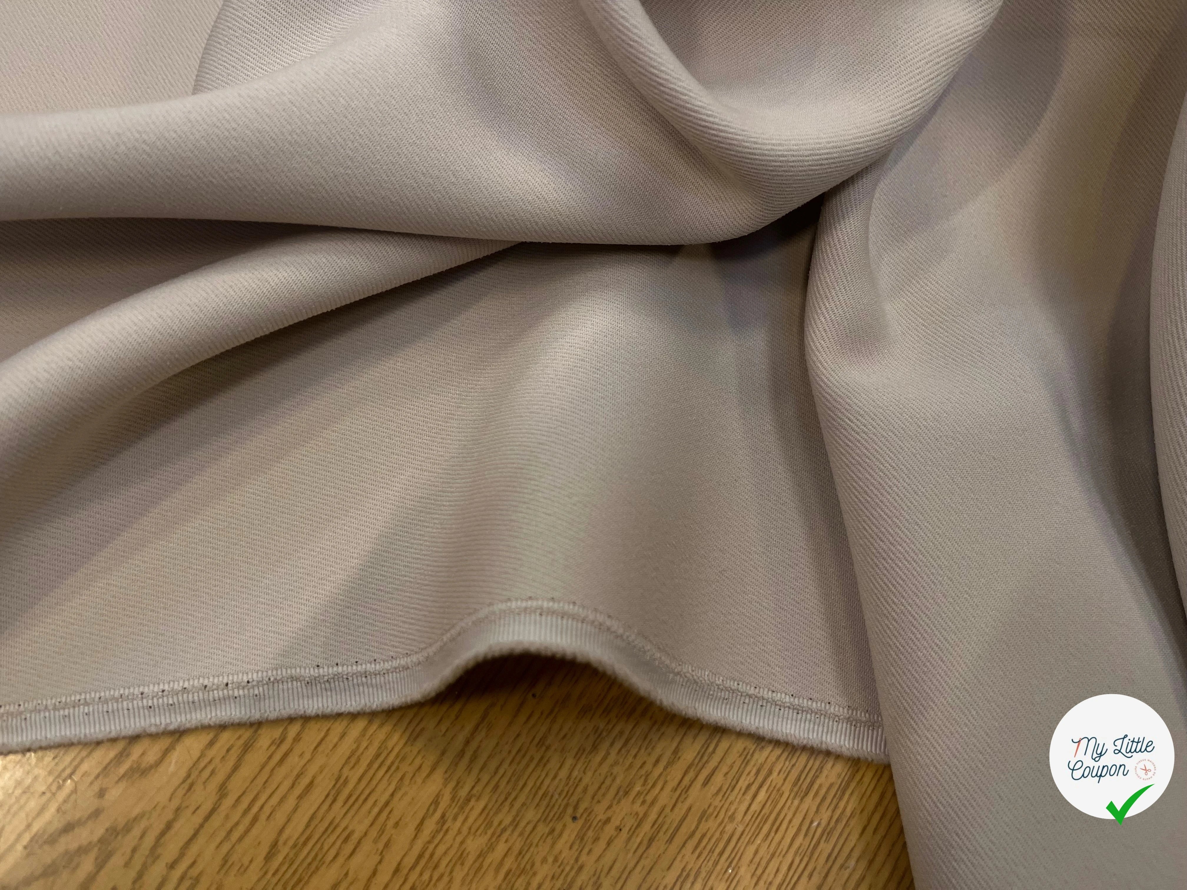 GABARDINE LEGÈREMENT STRIÉE SOUPLE POLYESTER LIGHT SAND 130CM - My Little Coupon