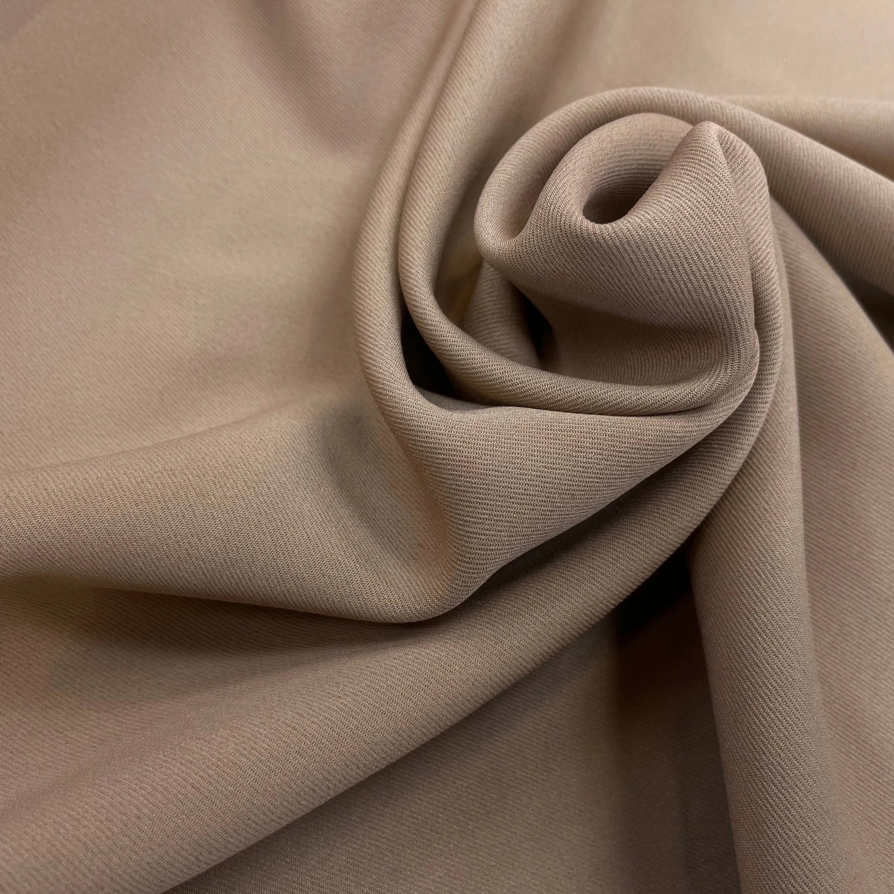 GABARDINE LEGÈREMENT STRIÉE SOUPLE POLYESTER MOCHA 130CM - My Little Coupon