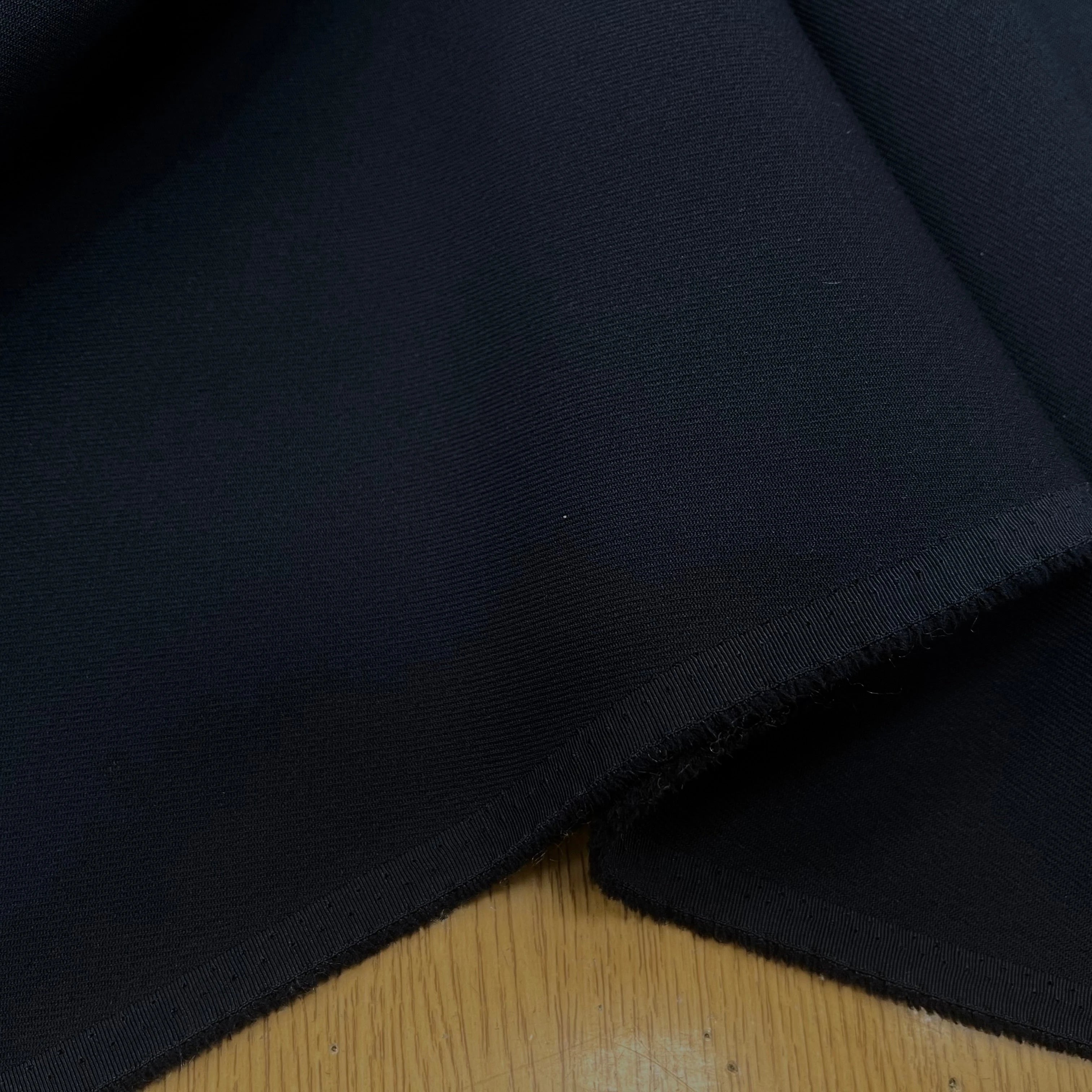 GABARDINE LEGÈREMENT STRIÉE SOUPLE POLYESTER OCÉAN BLUE 130CM - My Little Coupon