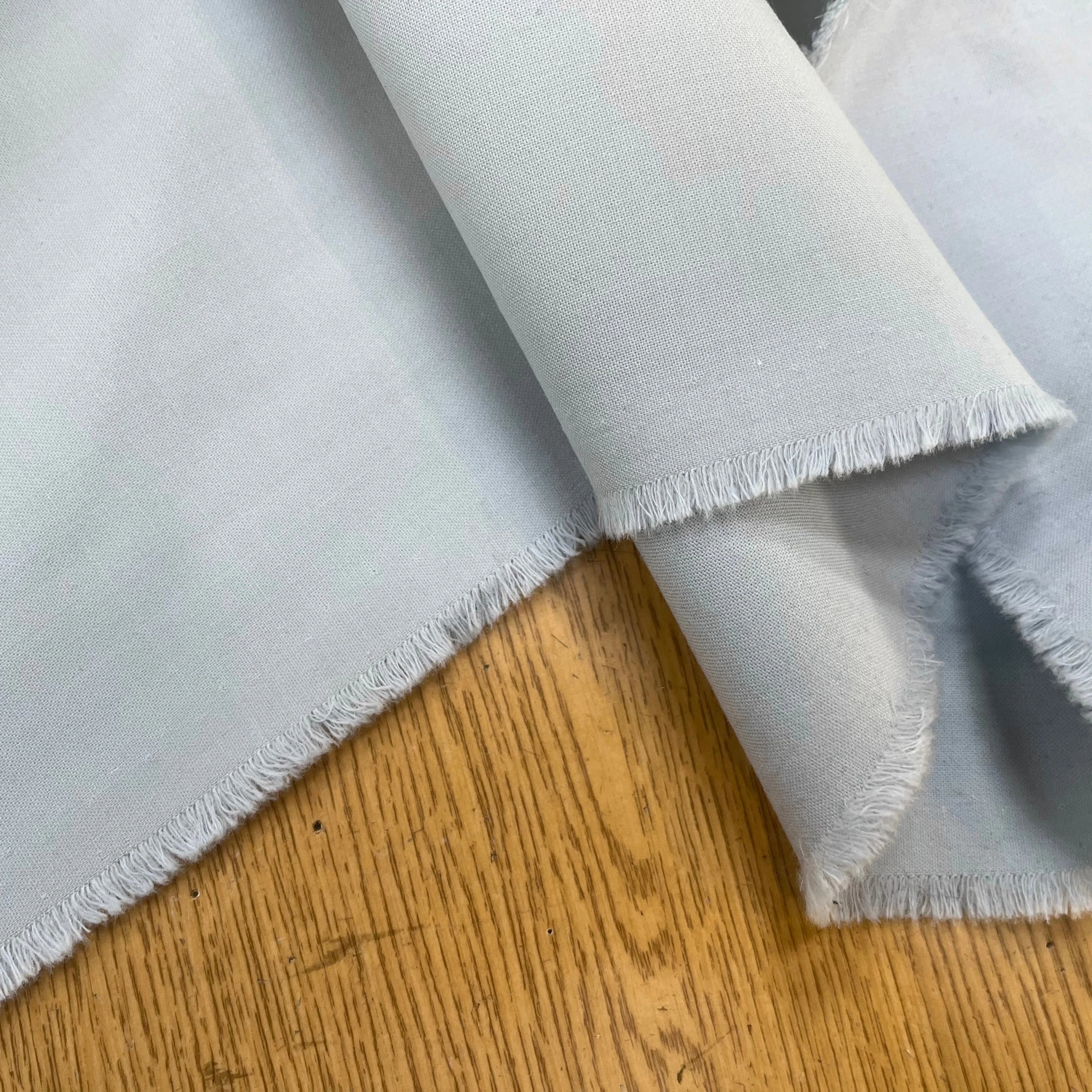 GABARDINE LOURDE 41% LAINE VIERGE BLEU CLAIR 144CM - My Little Coupon