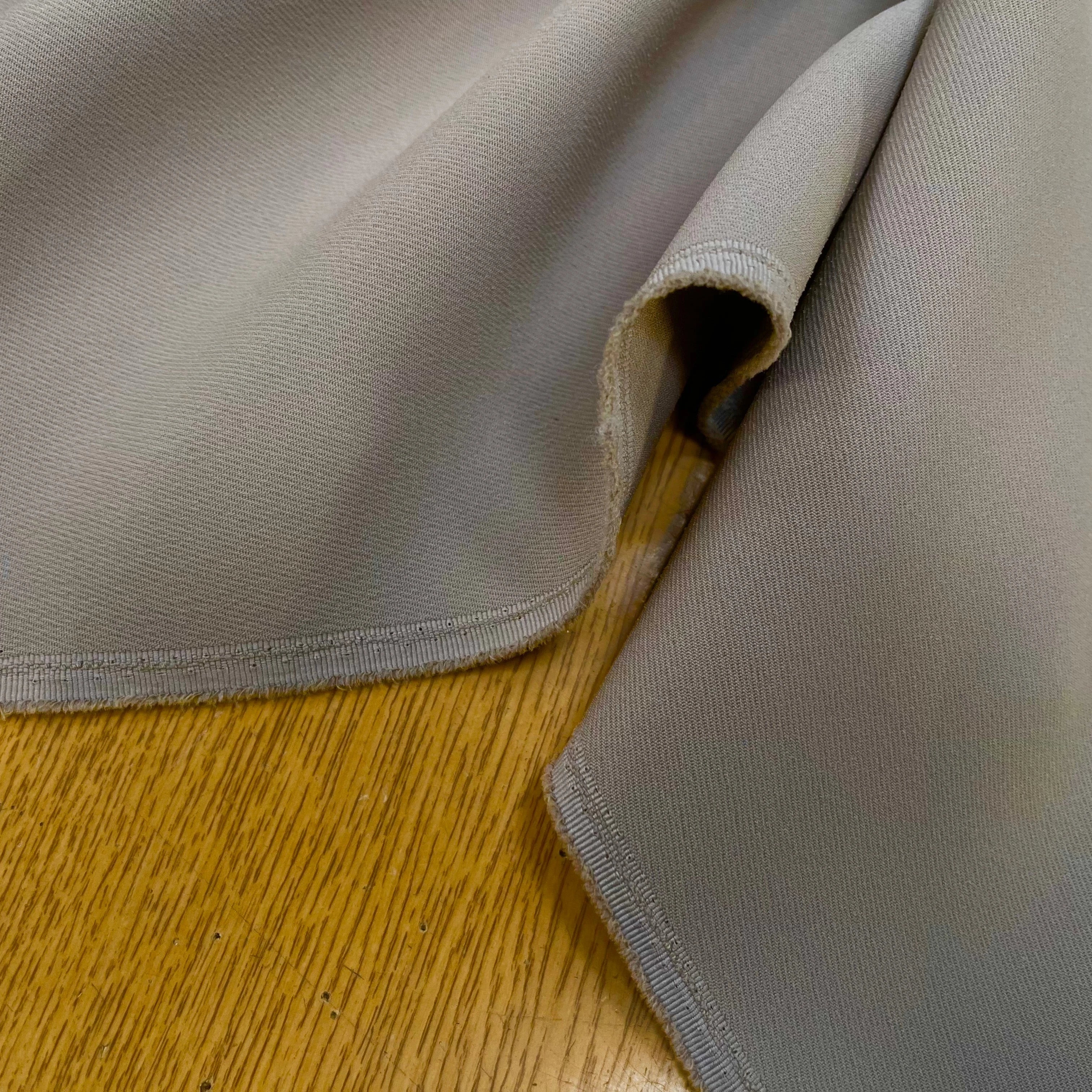 GABARDINE LOURDE POLYESTER 130CM STONE - My Little Coupon