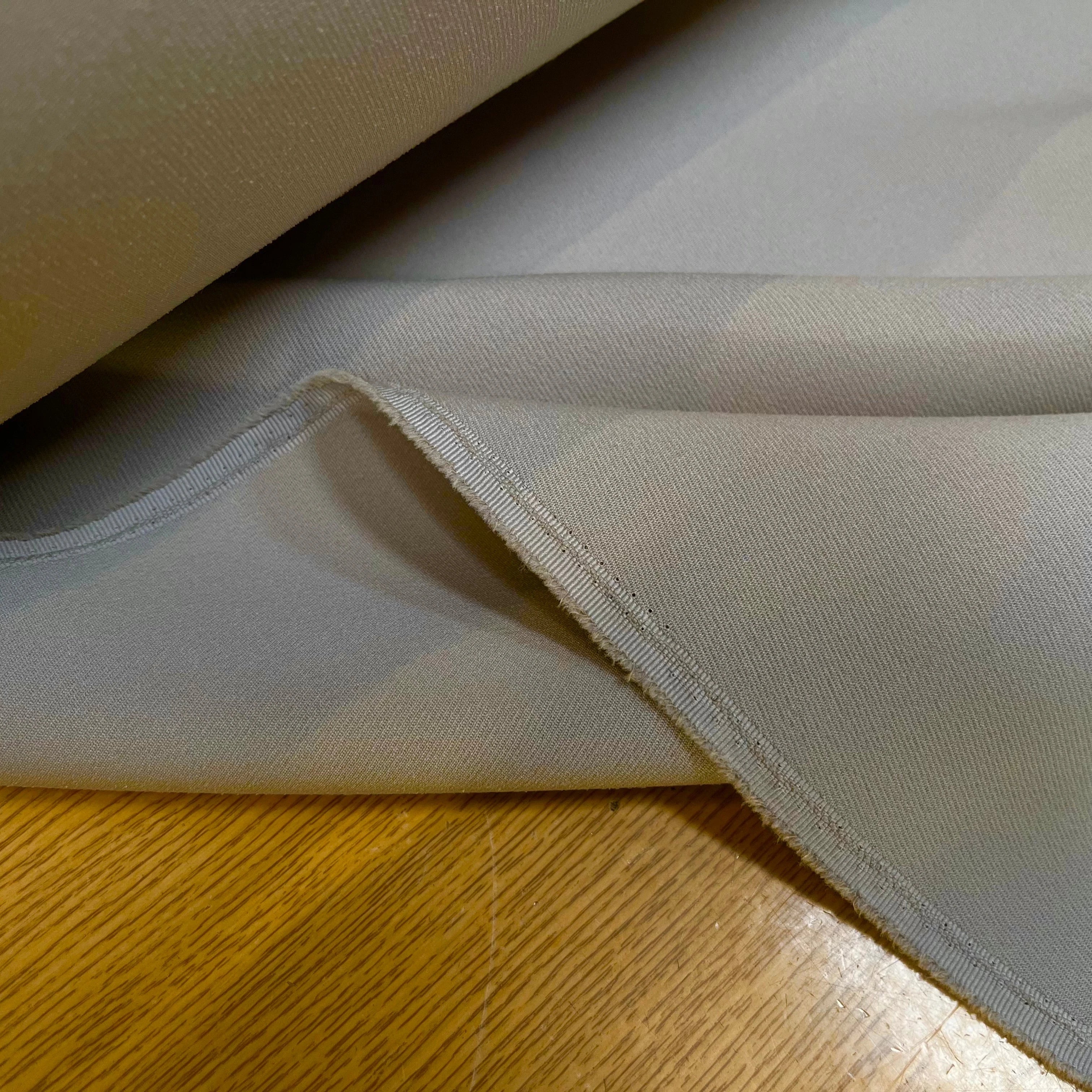 GABARDINE LOURDE POLYESTER 130CM STONE - My Little Coupon