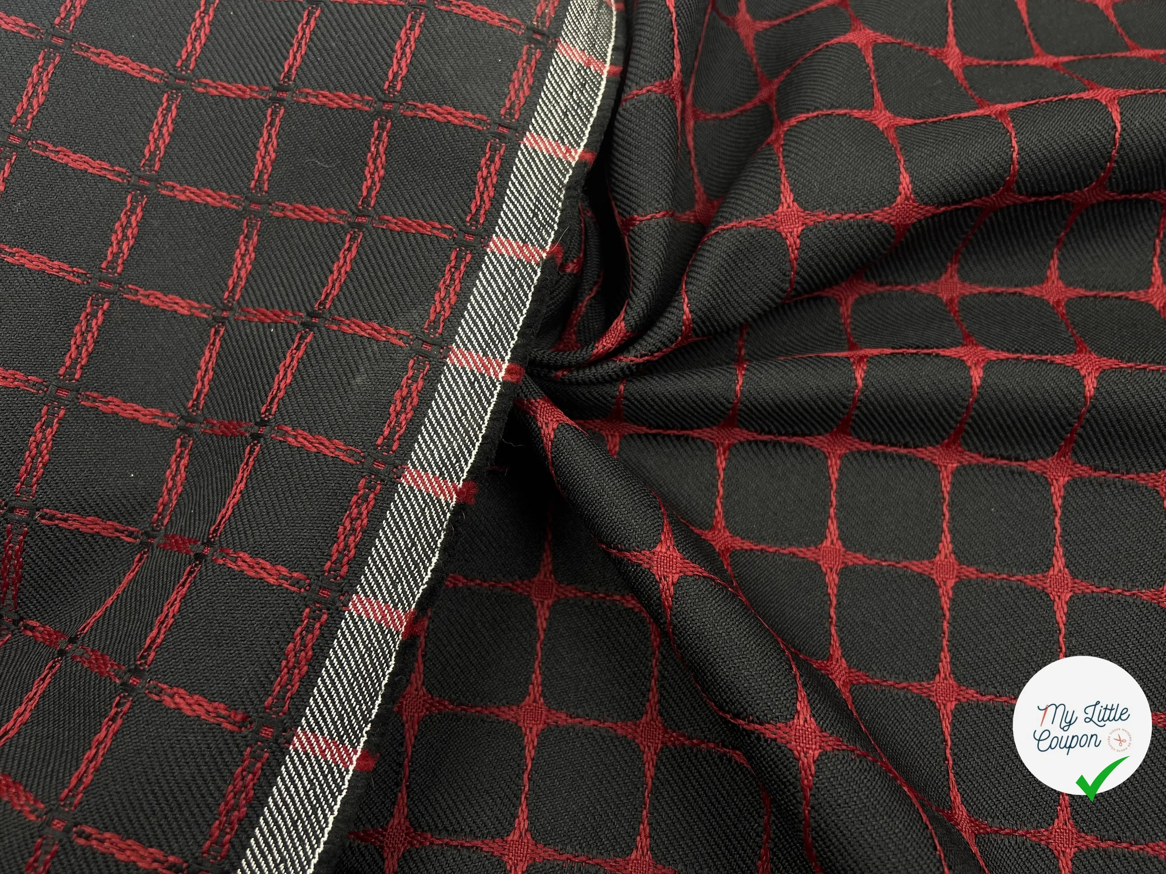GABARDINE NOIRE CARREAUX ROUGE TISSĂS - My Little Coupon - tissu - coudre