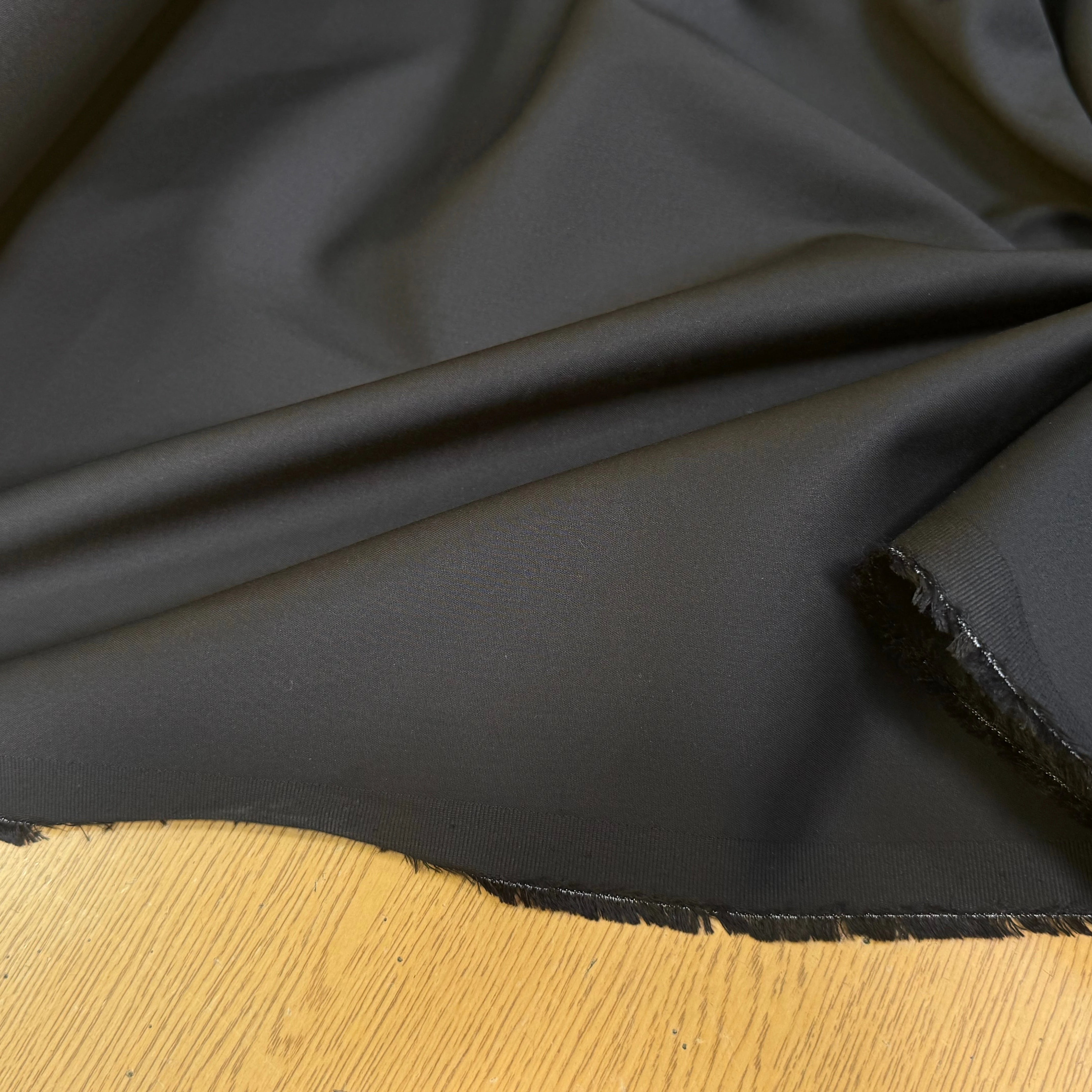 GABARDINE POLYCOTON SATINÉE TOUCHER SOYEUX STRETCH NOIR 48% COTON - My Little Coupon