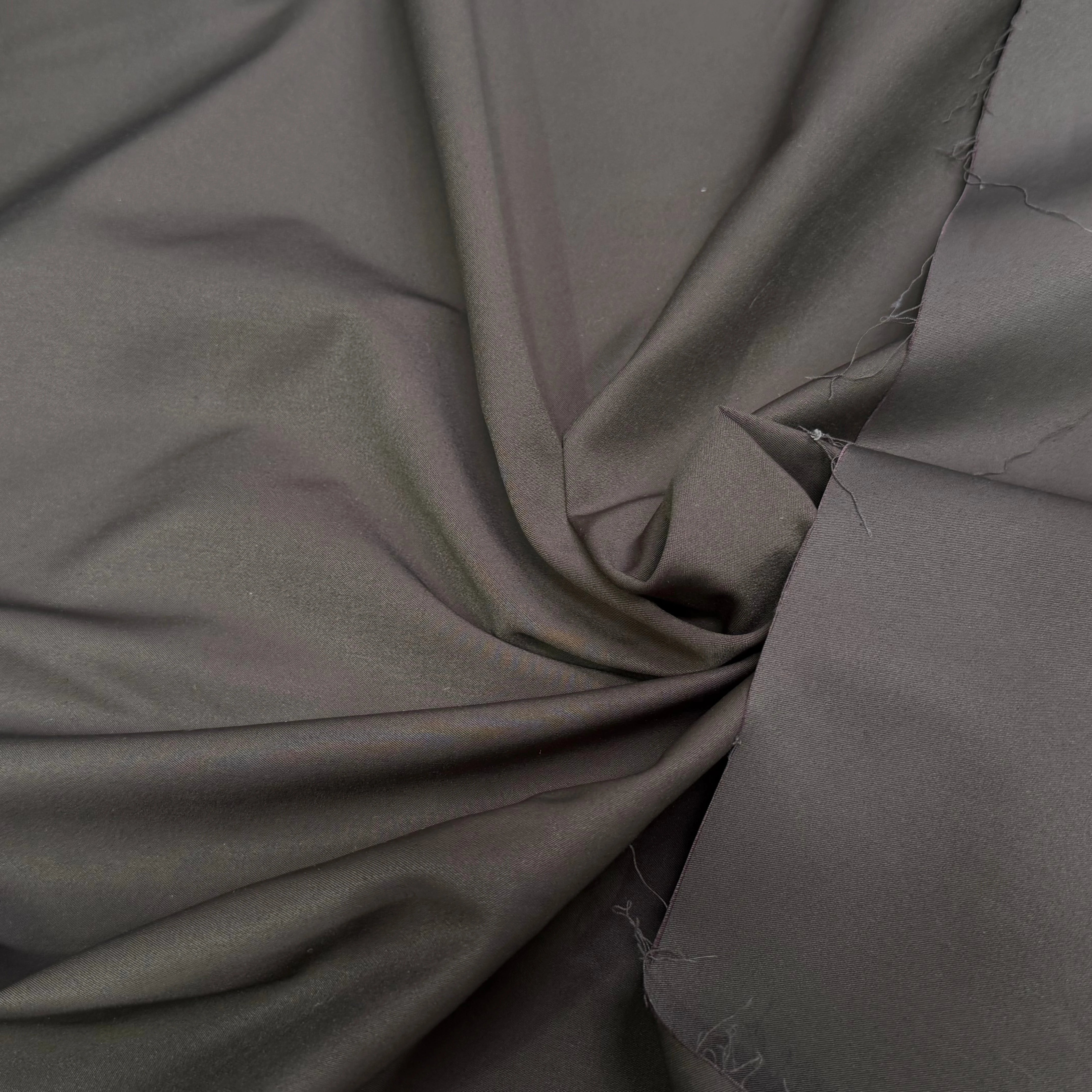 GABARDINE POLYCOTON STRETCH PEAU DE PÊCHE BRUN MASTIC - My Little Coupon
