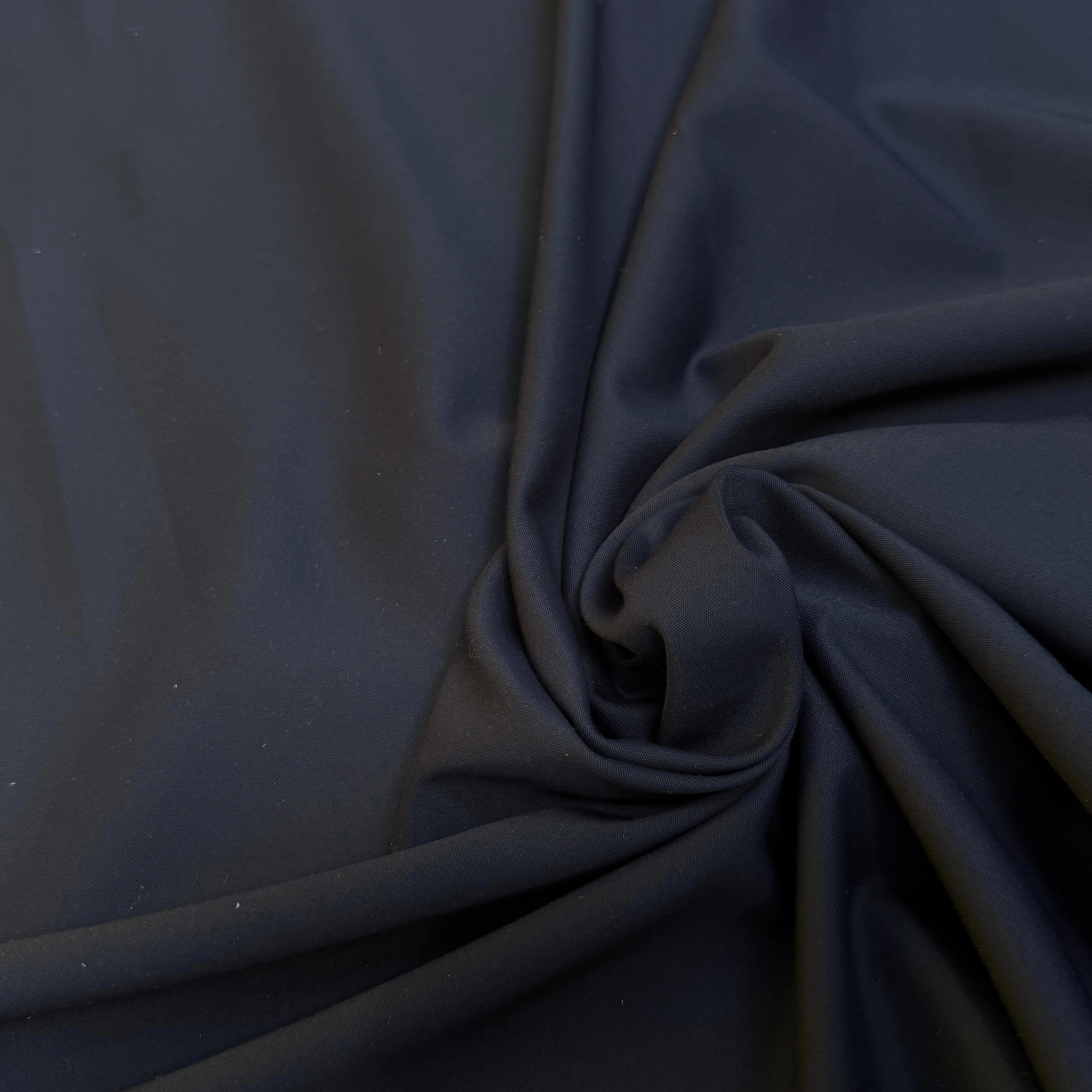 GABARDINE POLYCOTON TOUCHER SOYEUX STRETCH BLEU MARINE 51% COTON - My Little Coupon