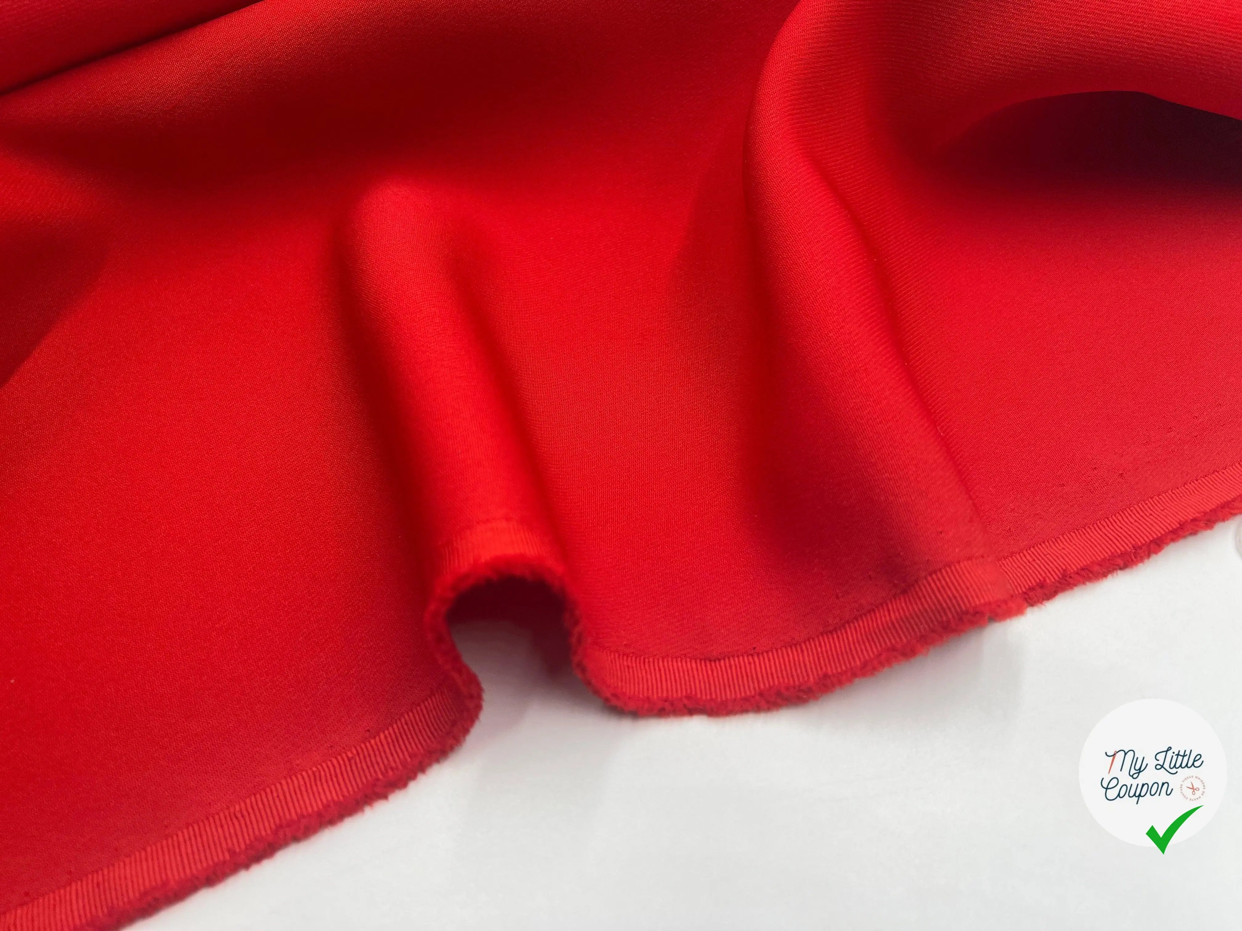 GABARDINE POLYESTER QUALITĂ JAPON ROUGE AMOUR - My Little Coupon - tissu - coudre