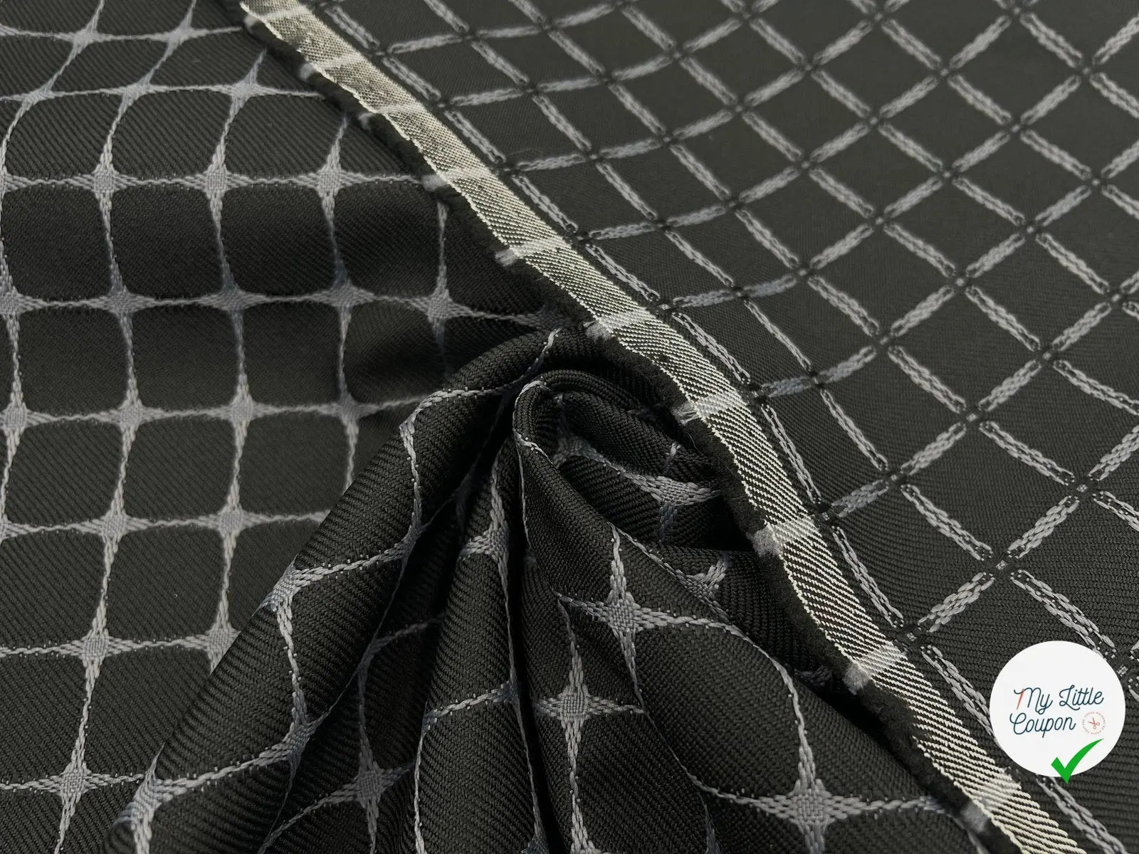 GABARDINE REBRODÉE DE CARREAUX - My Little Coupon - tissu - coudre