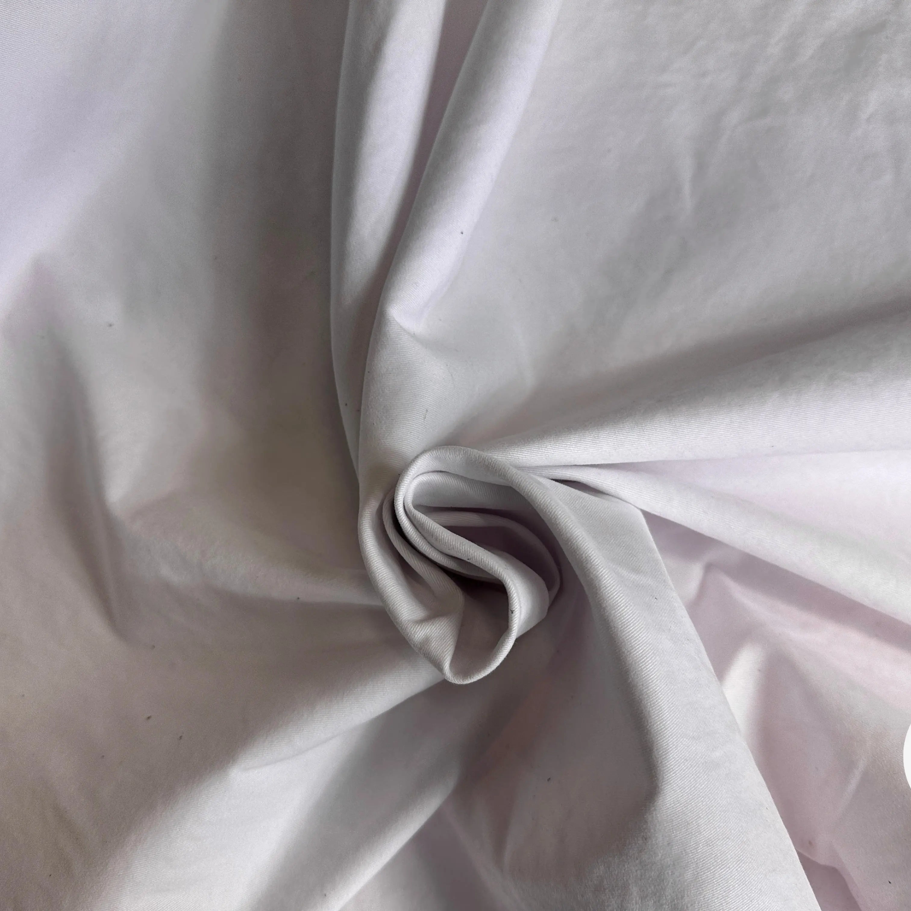 GABARDINE SABLE BLANC REFLET ROSÉ STRETCH PEACHSKIN MSO